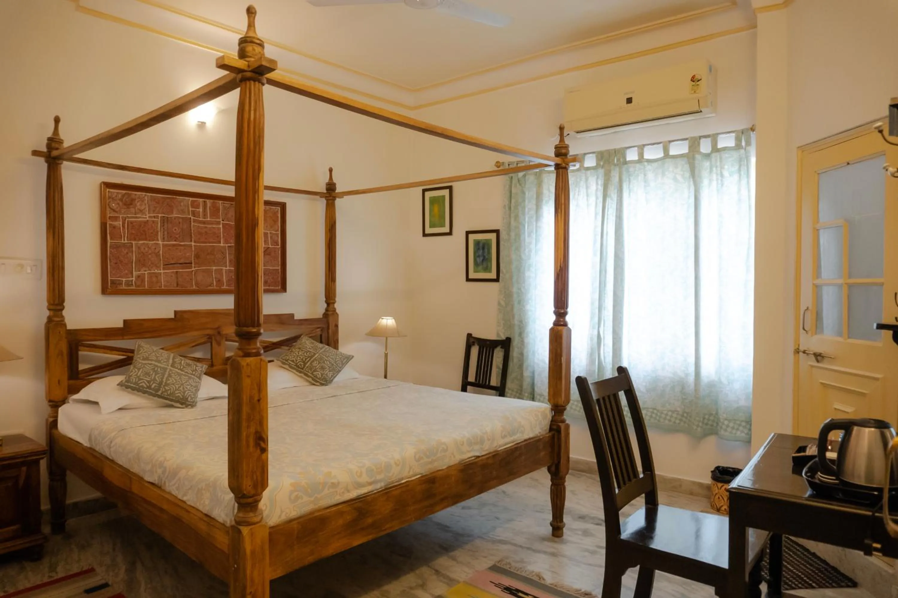 Photo of the whole room, Bed in Hotel Pratap Bhawan