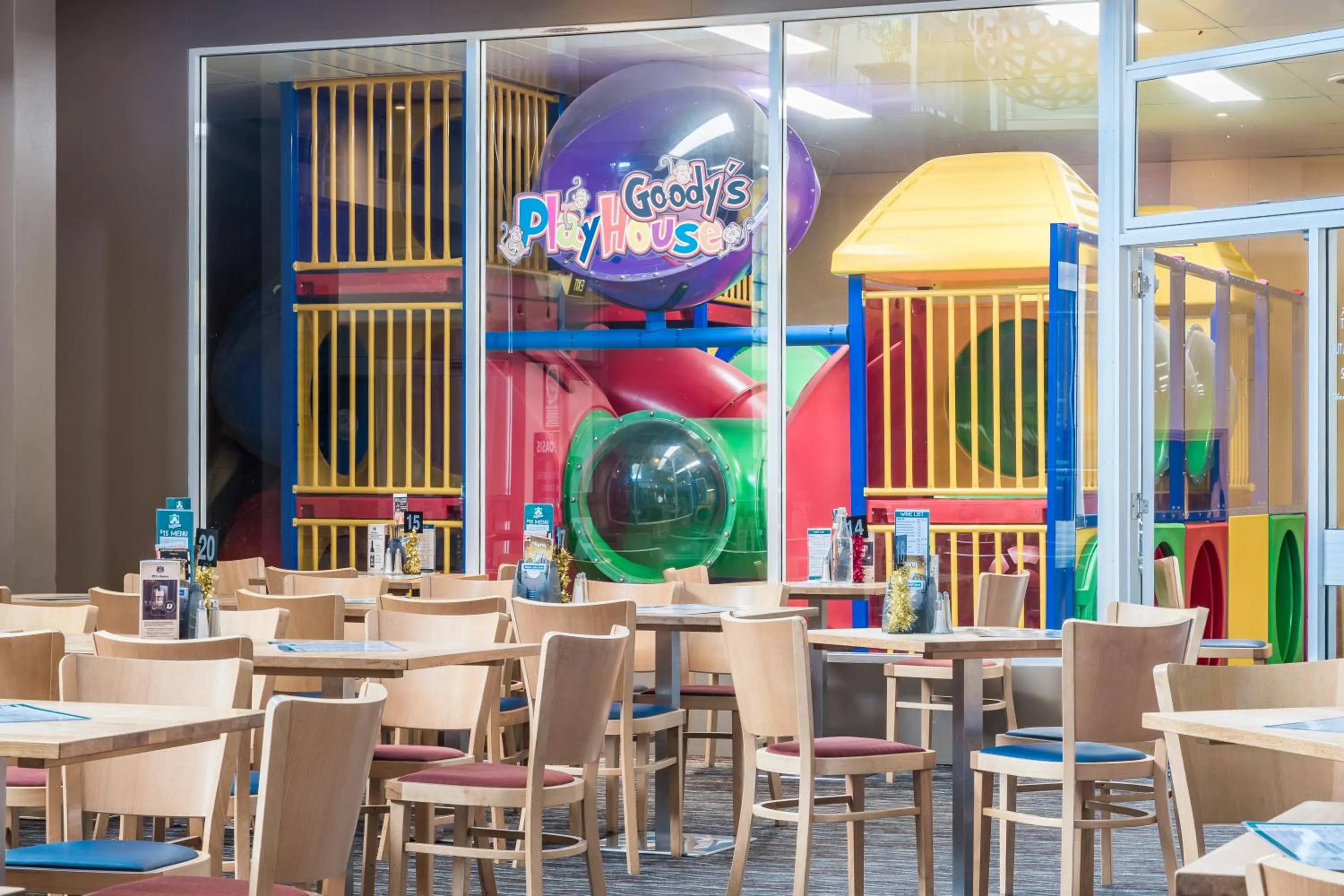 Restaurant/places to eat in The Lighthouse Hotel