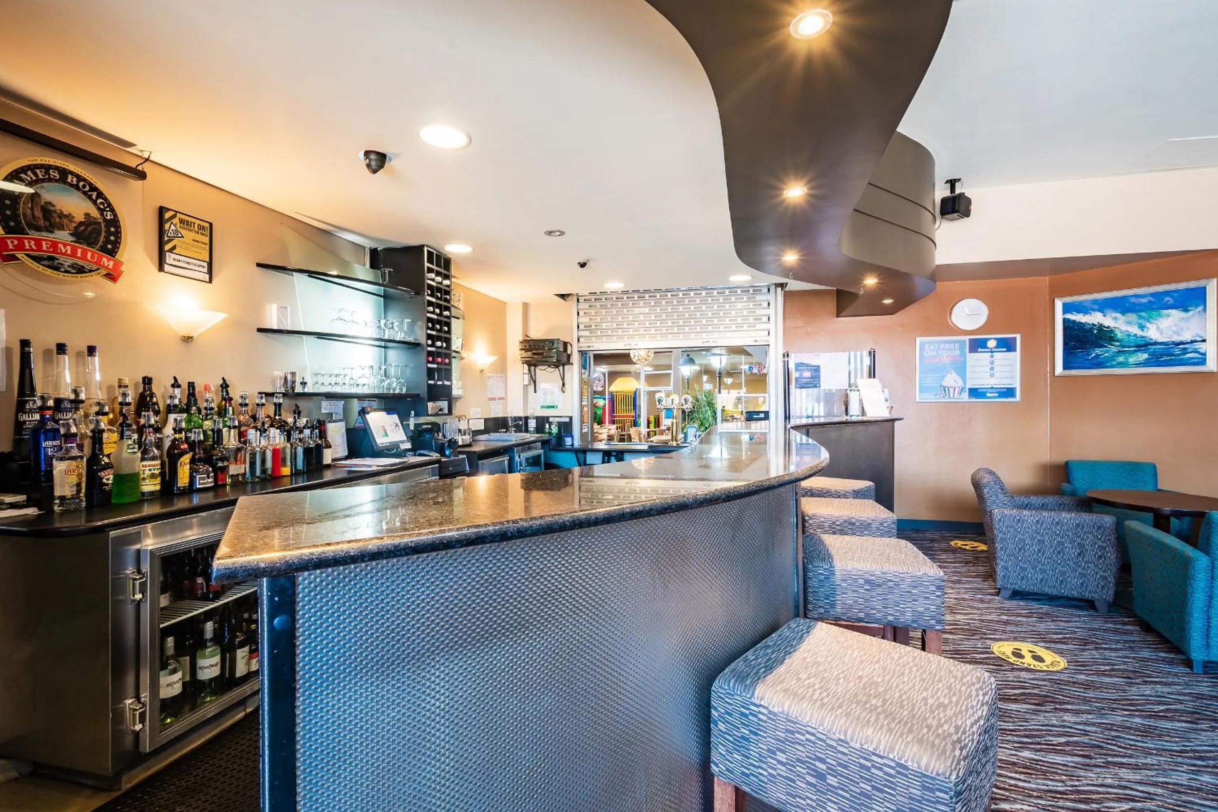 Lounge or bar in The Lighthouse Hotel