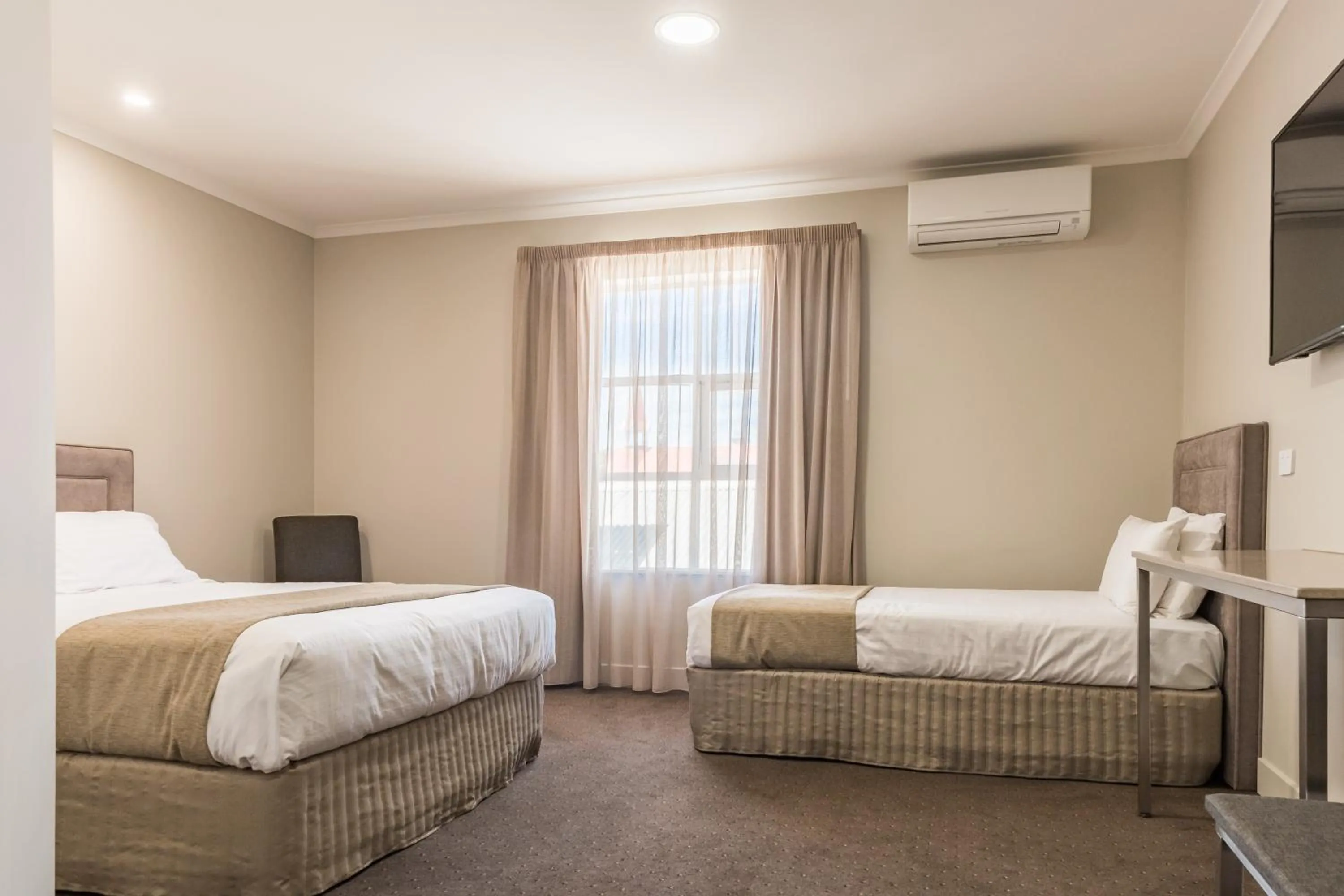 TV and multimedia, Bed in The Lighthouse Hotel