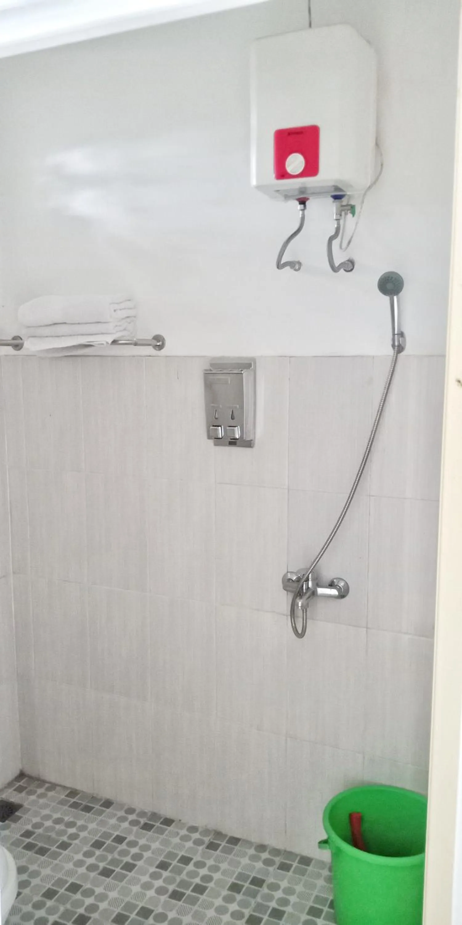 Shower in Rinjani Hill Hotel