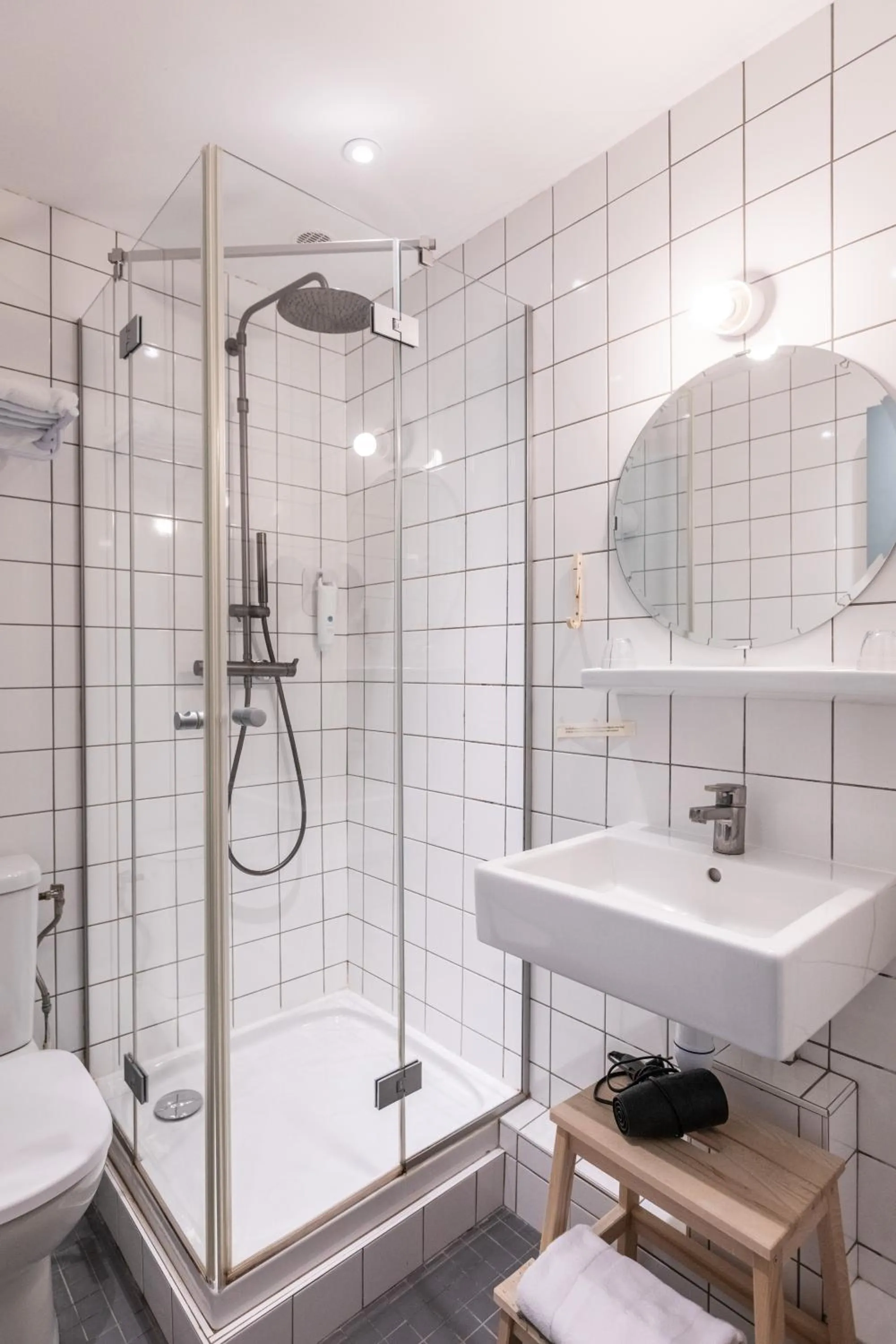 Bathroom in Hotel Beaulieu Lyon Charbonnières