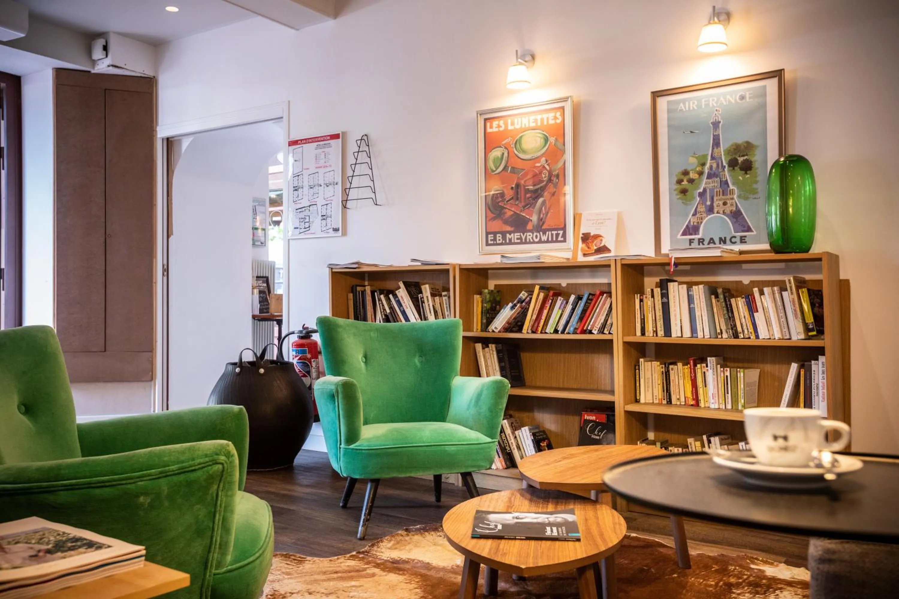 Seating area in Hotel Beaulieu Lyon Charbonnières