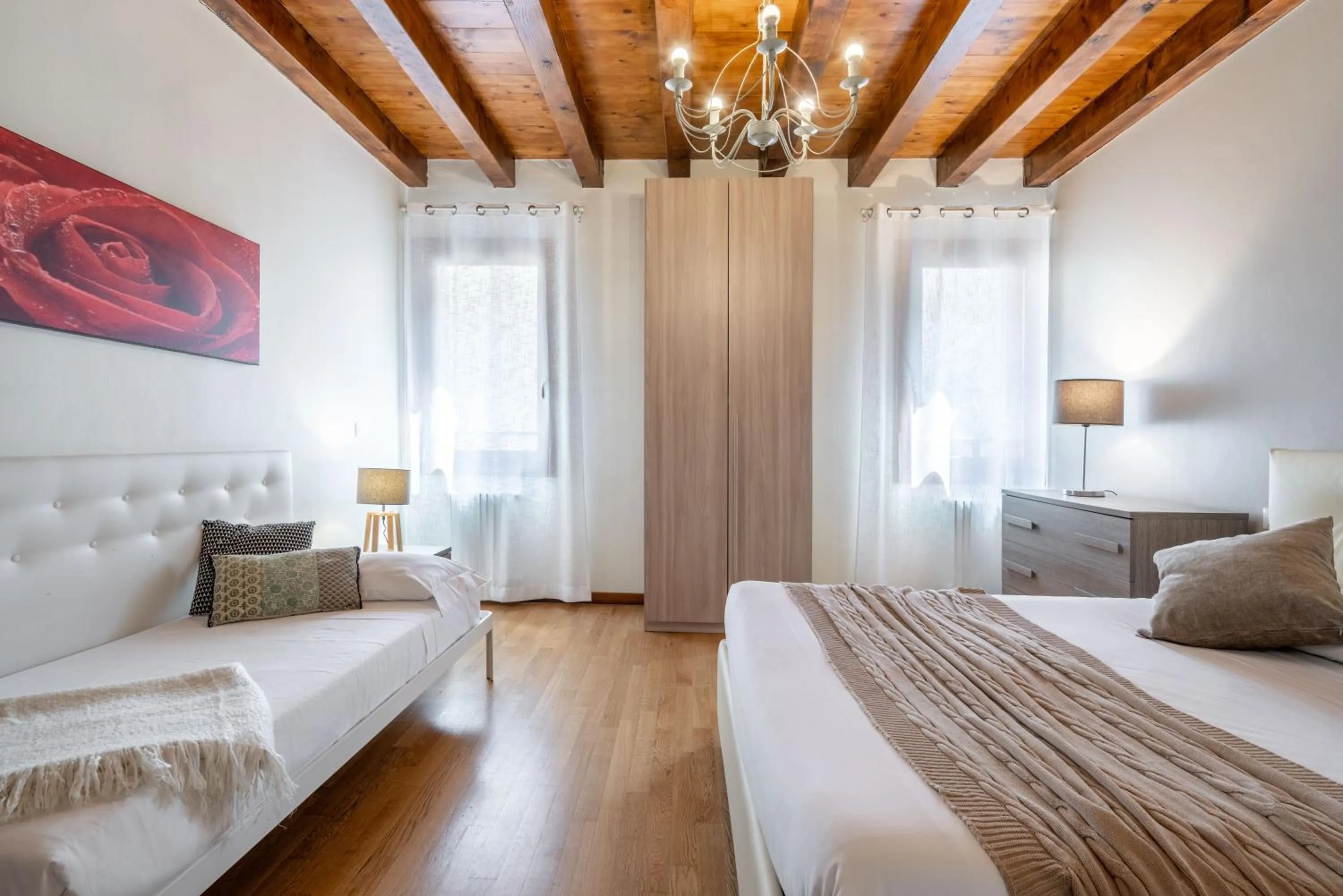 Photo of the whole room, Bed in Design Palace Apartment by Wonderful Italy