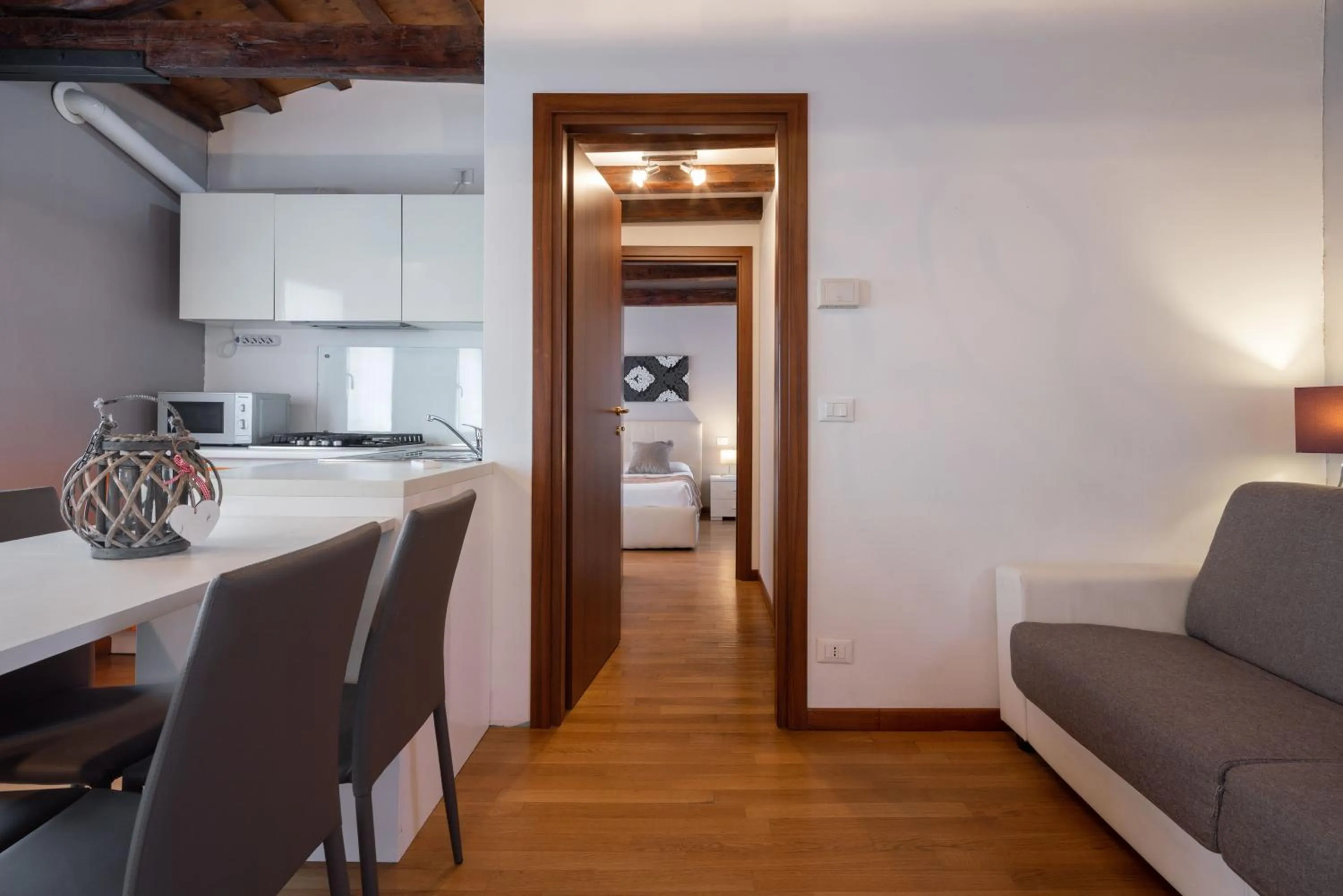 Dining area in Design Palace Apartment by Wonderful Italy