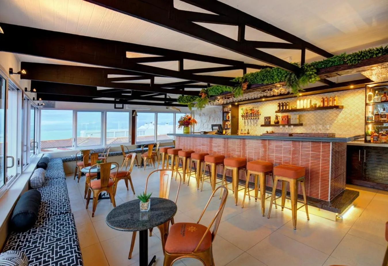 Lounge or bar in Protea Hotel by Marriott Mossel Bay