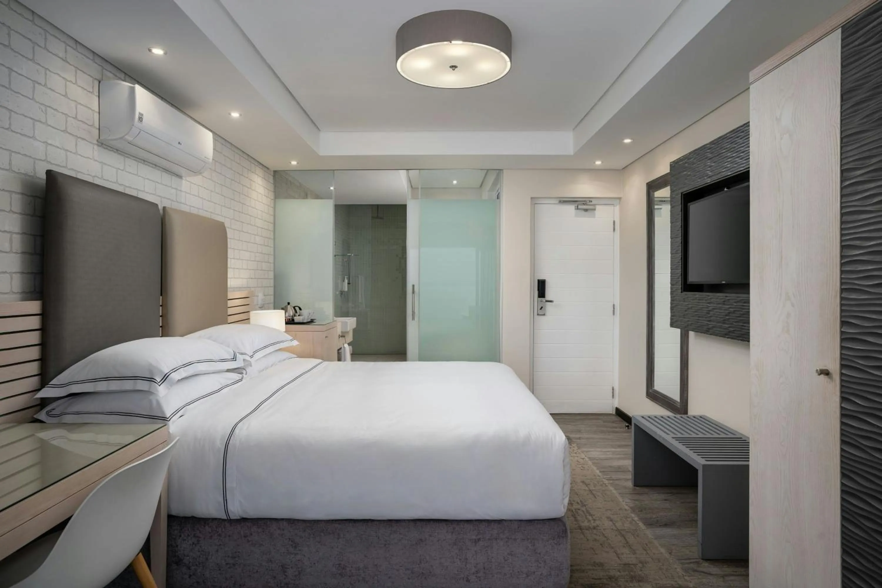 Photo of the whole room, Bed in Protea Hotel by Marriott Mossel Bay