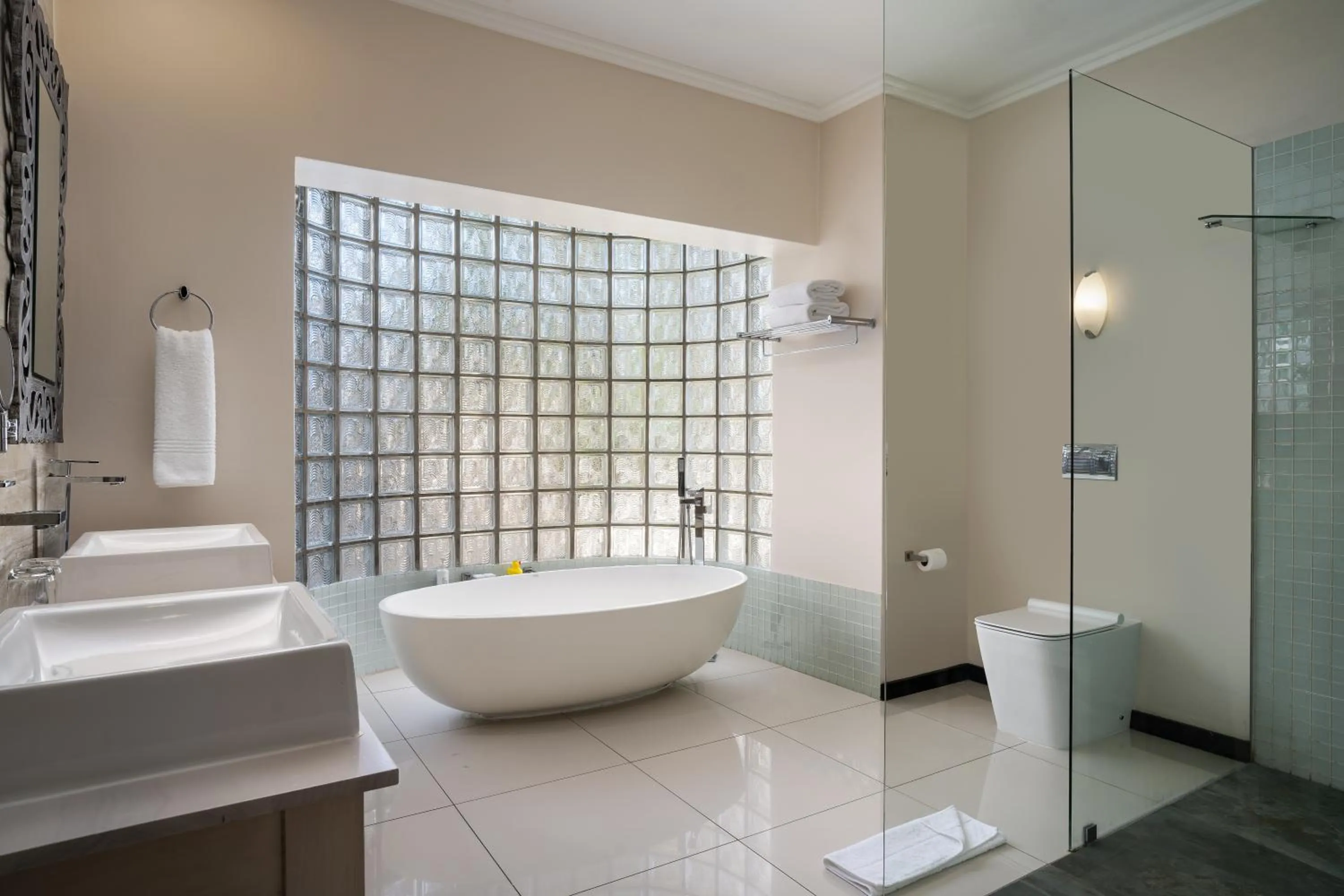 Shower in Protea Hotel by Marriott Mossel Bay