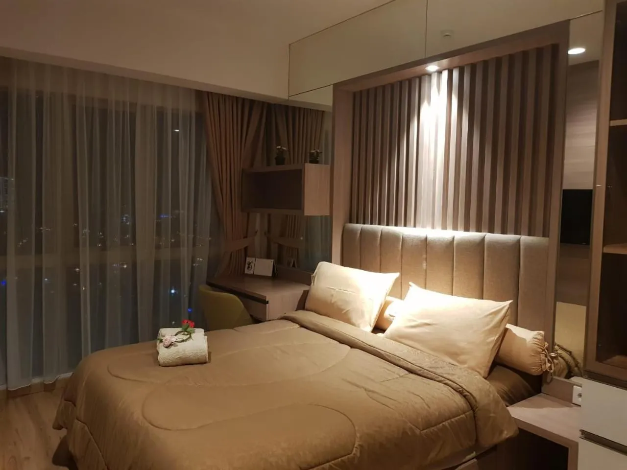 Bed in M-Town Signature Gading Serpong by J`s Luxury Apartment