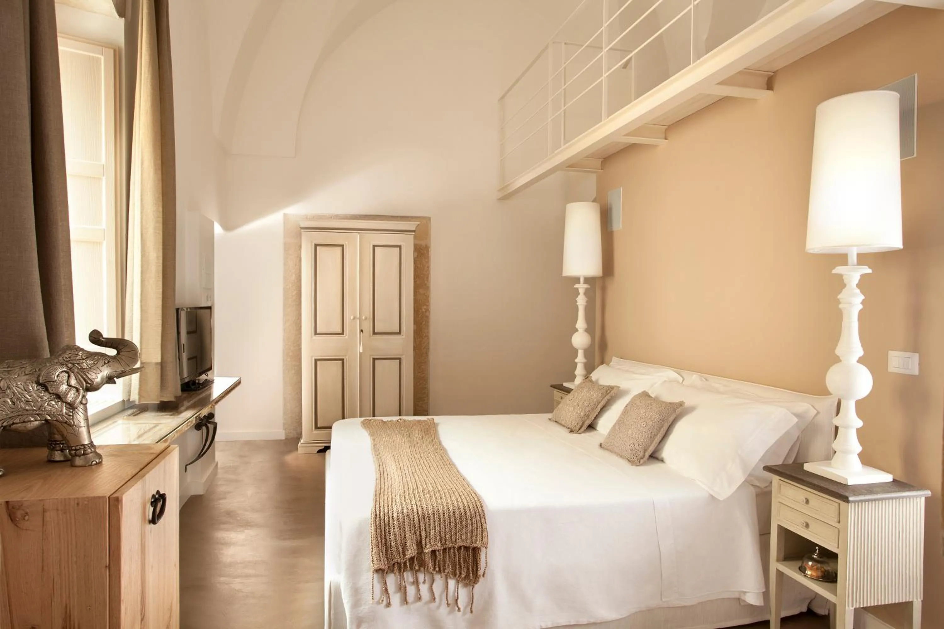 Photo of the whole room, Bed in Mantatelurè