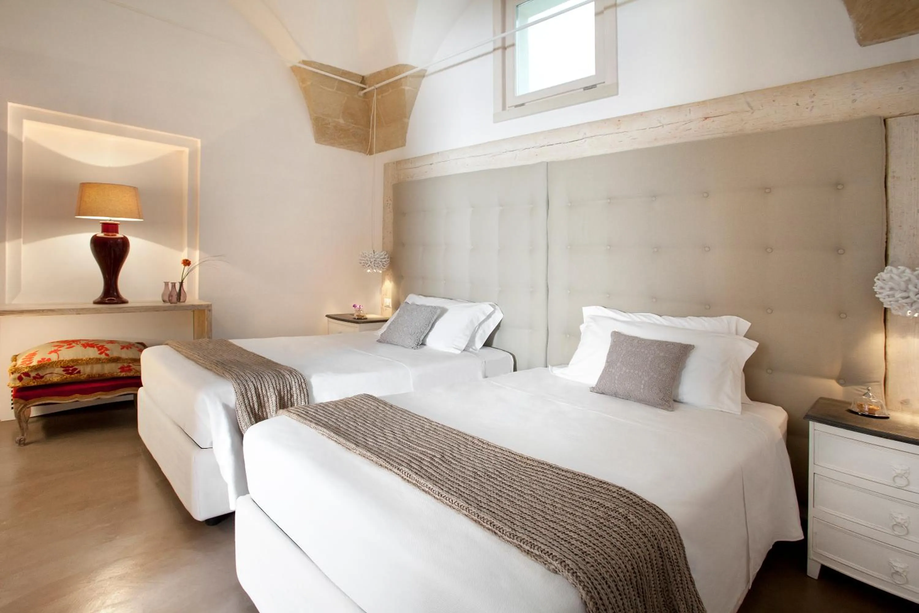 Photo of the whole room, Bed in Mantatelurè