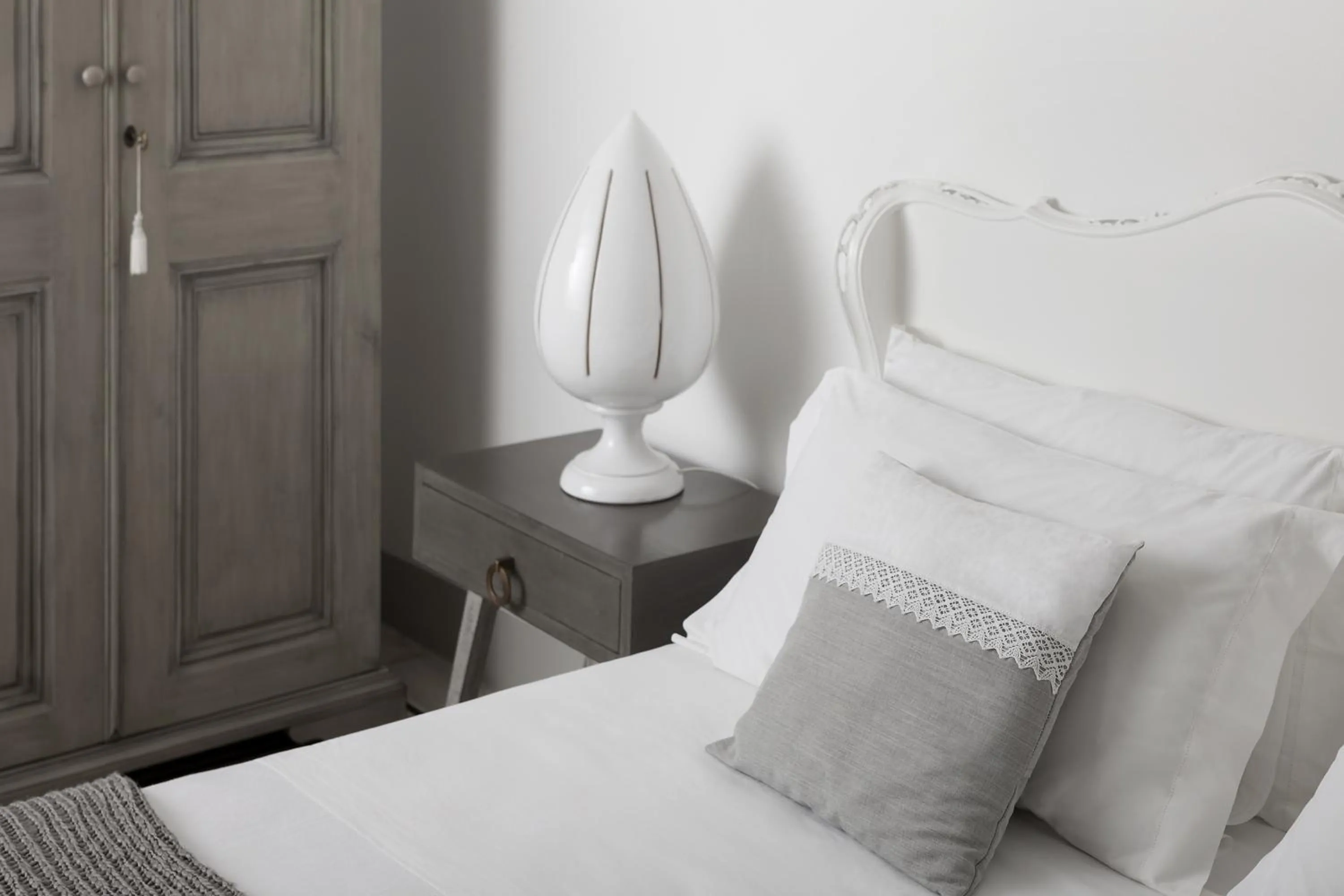 Decorative detail, Bed in Mantatelurè