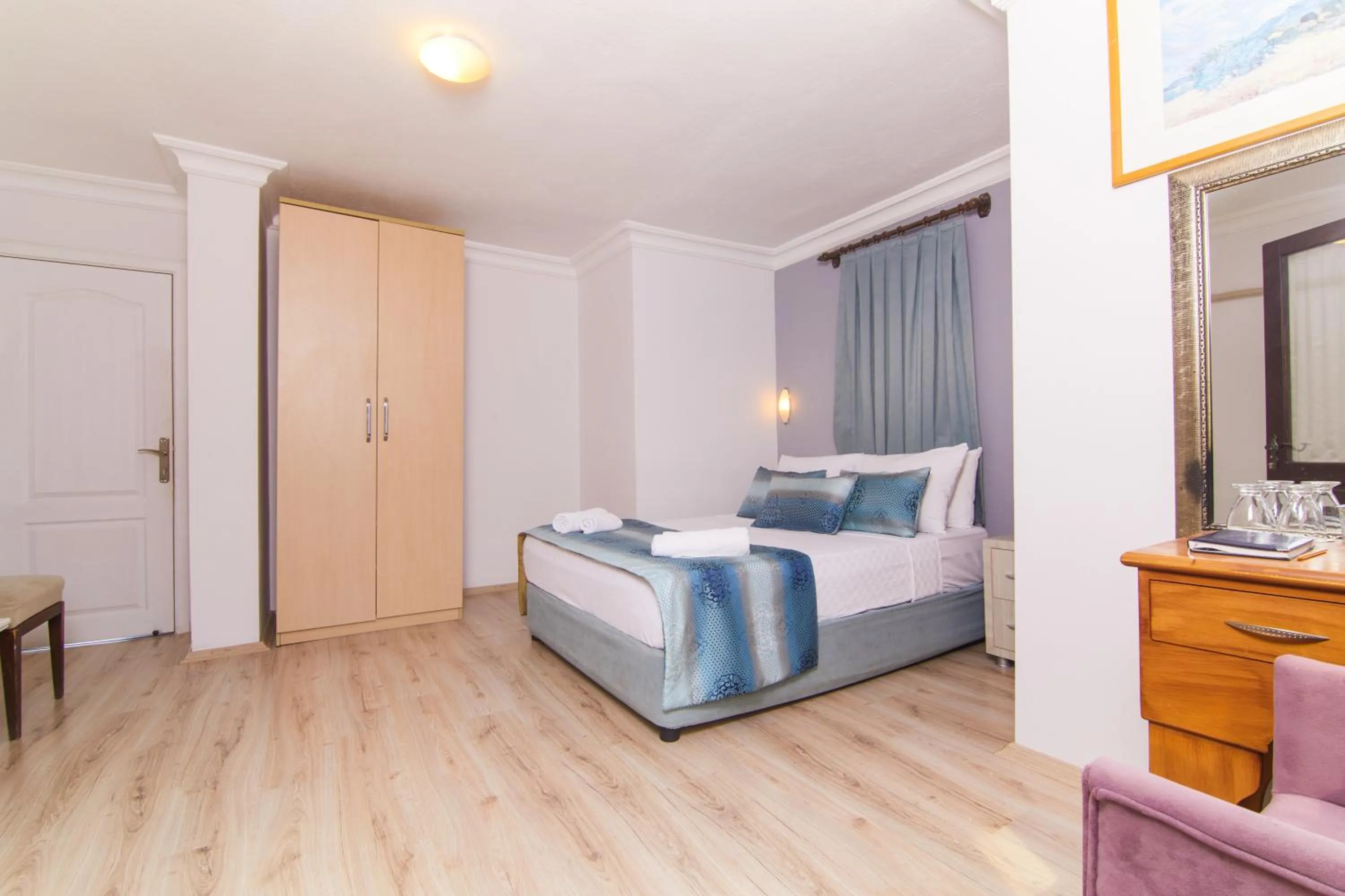 Photo of the whole room, Bed in Dalyan Hotel Nish Caria