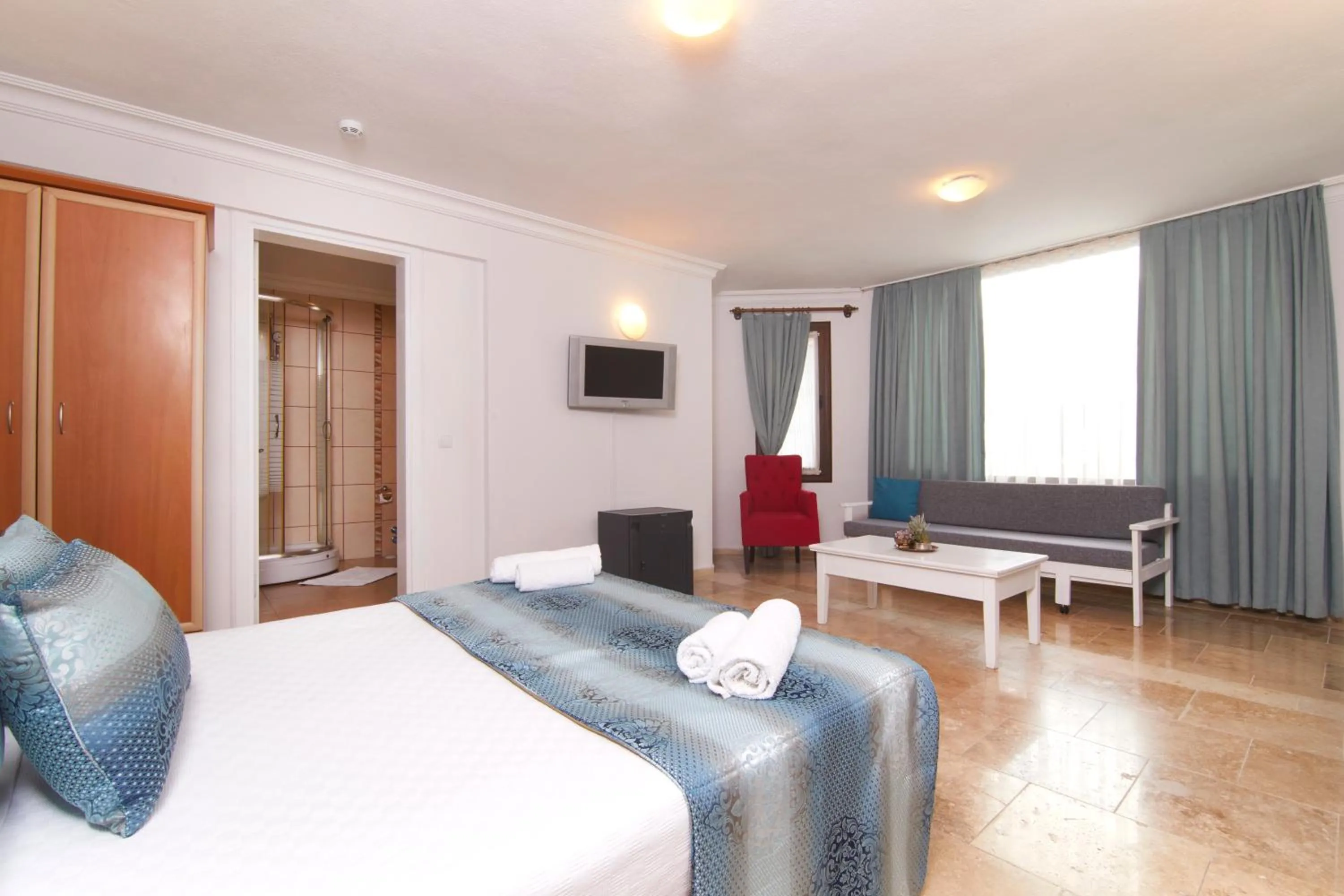 Photo of the whole room, Bed in Dalyan Hotel Nish Caria