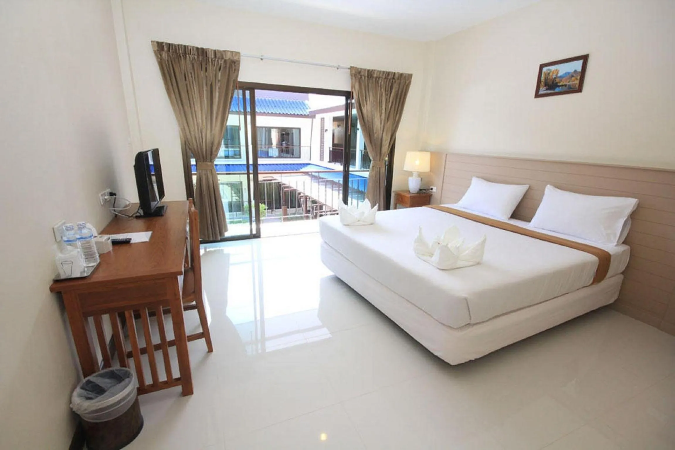 Bed in Phangan Island View - SHA Extra Plus
