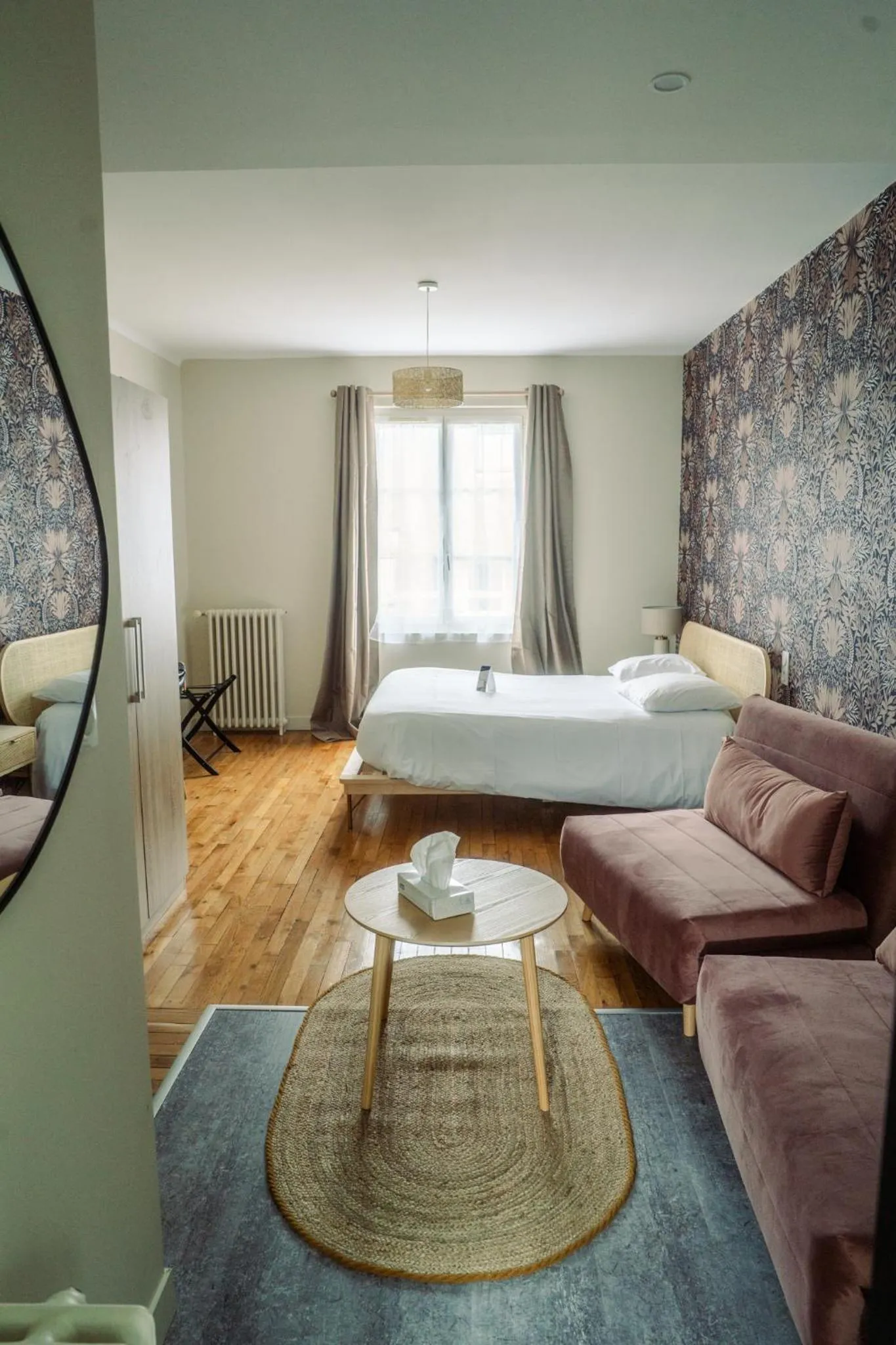 Bed in LOGIS -Hotel & Restaurant de la Place