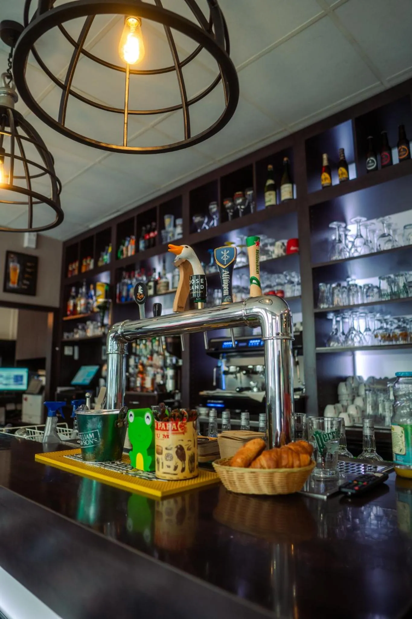 Lounge or bar in LOGIS -Hotel & Restaurant de la Place