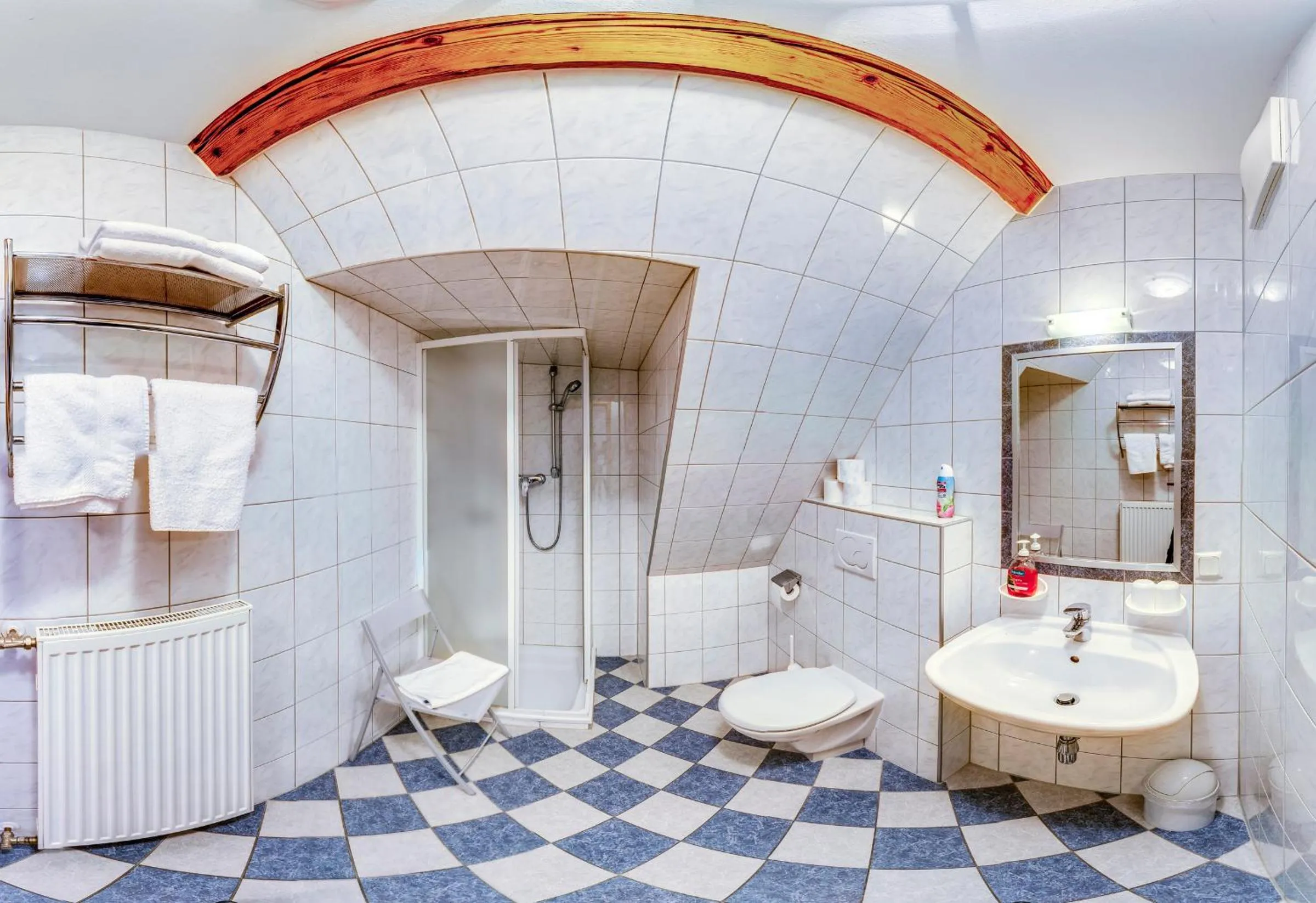 Bathroom in Frühstückspension Zanglhof