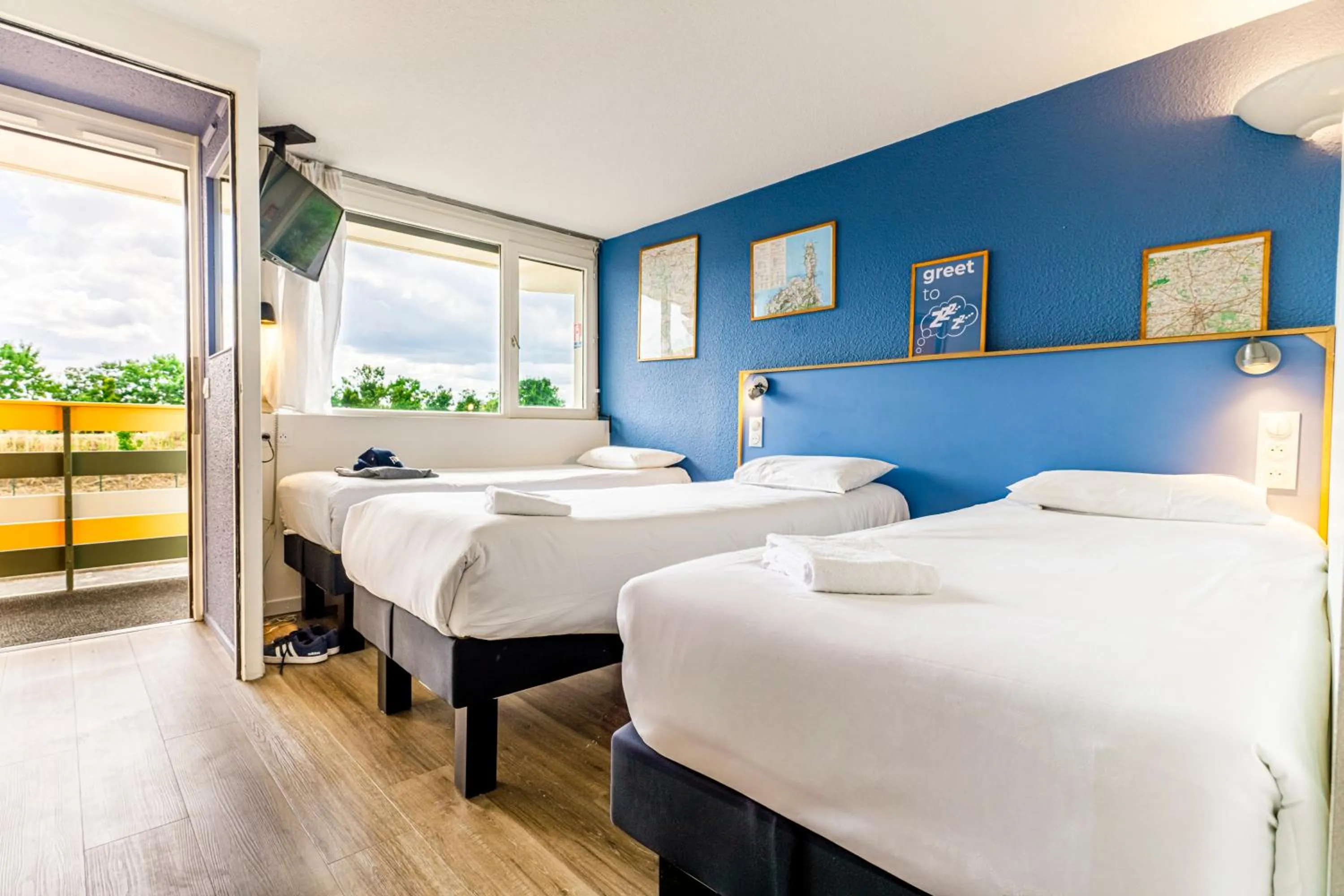 Bed in greet Hotel Belleville en Beaujolais A6