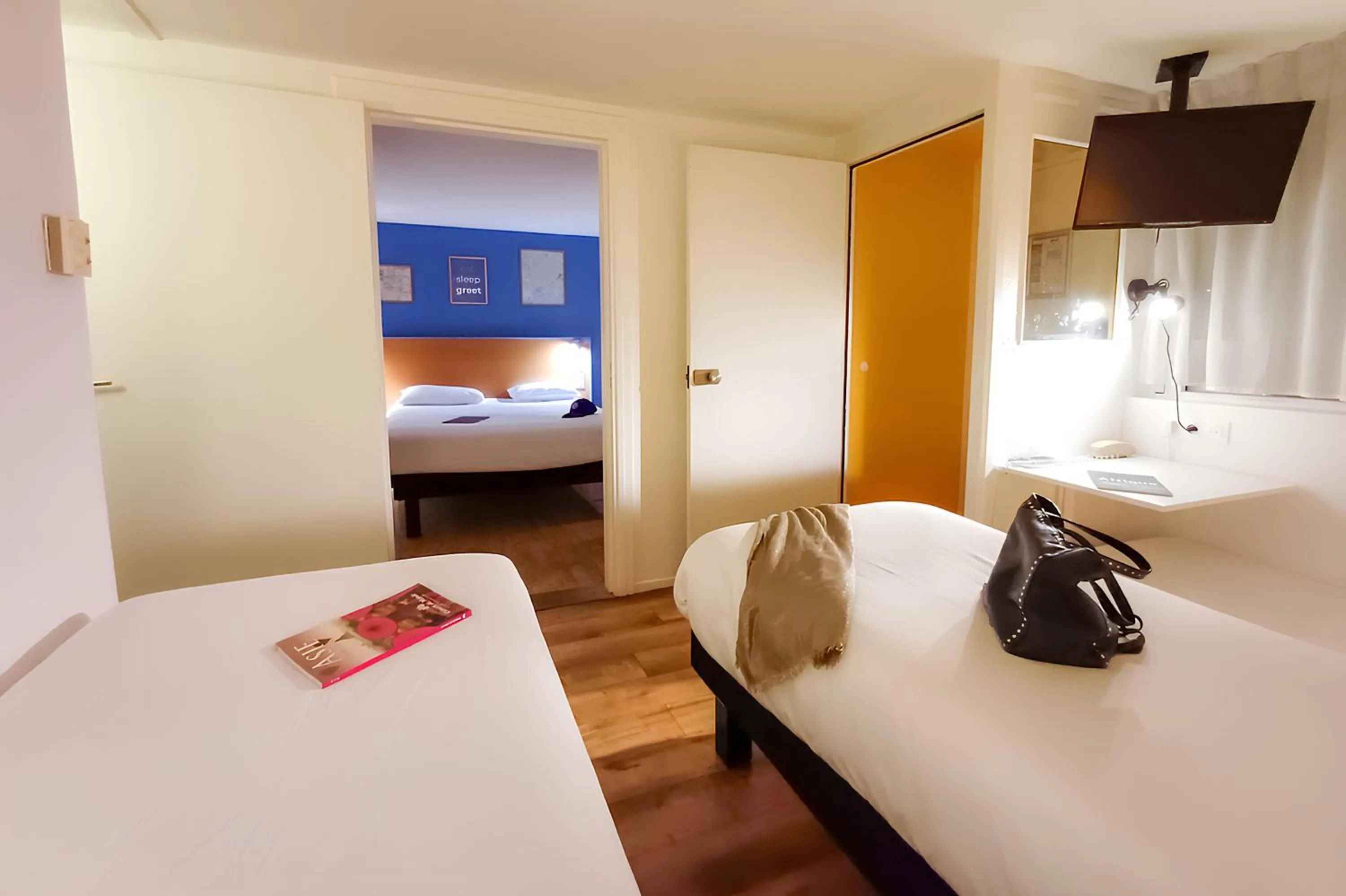 Bed in greet Hotel Belleville en Beaujolais A6