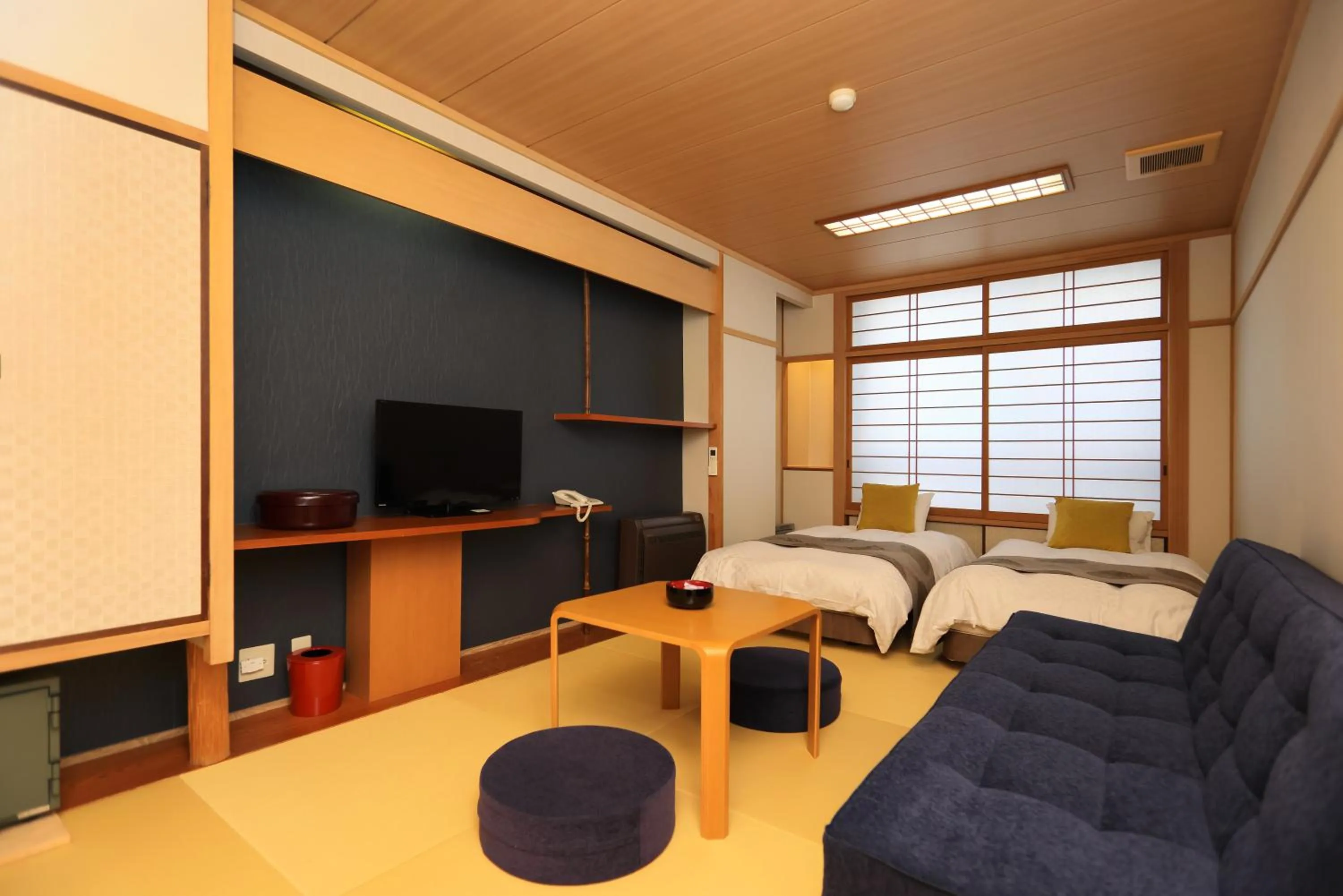 Bed in Dogo-no-Yado Katsuragi