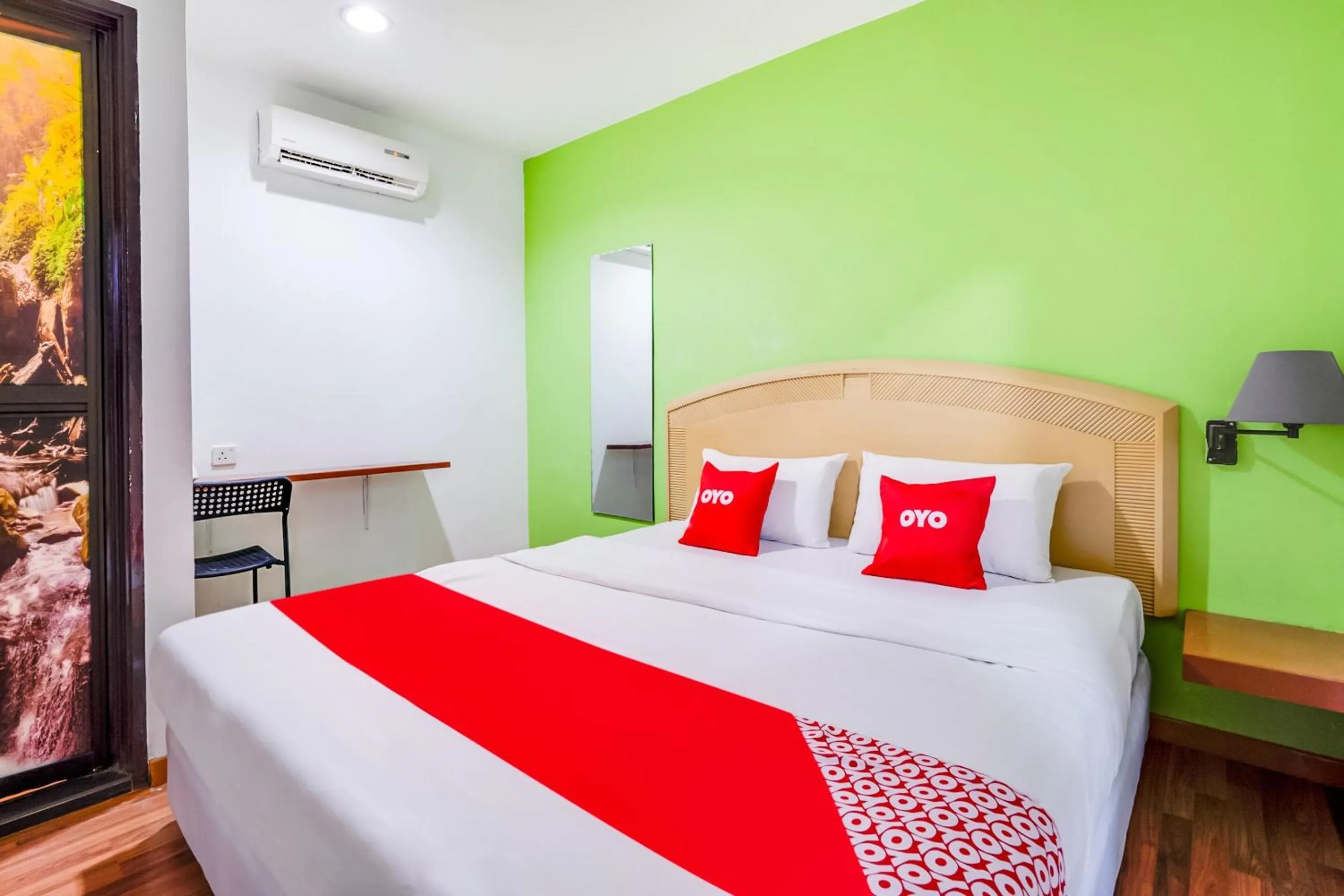 Bedroom, Bed in OYO 89652 Bjorn Boutique Hotel