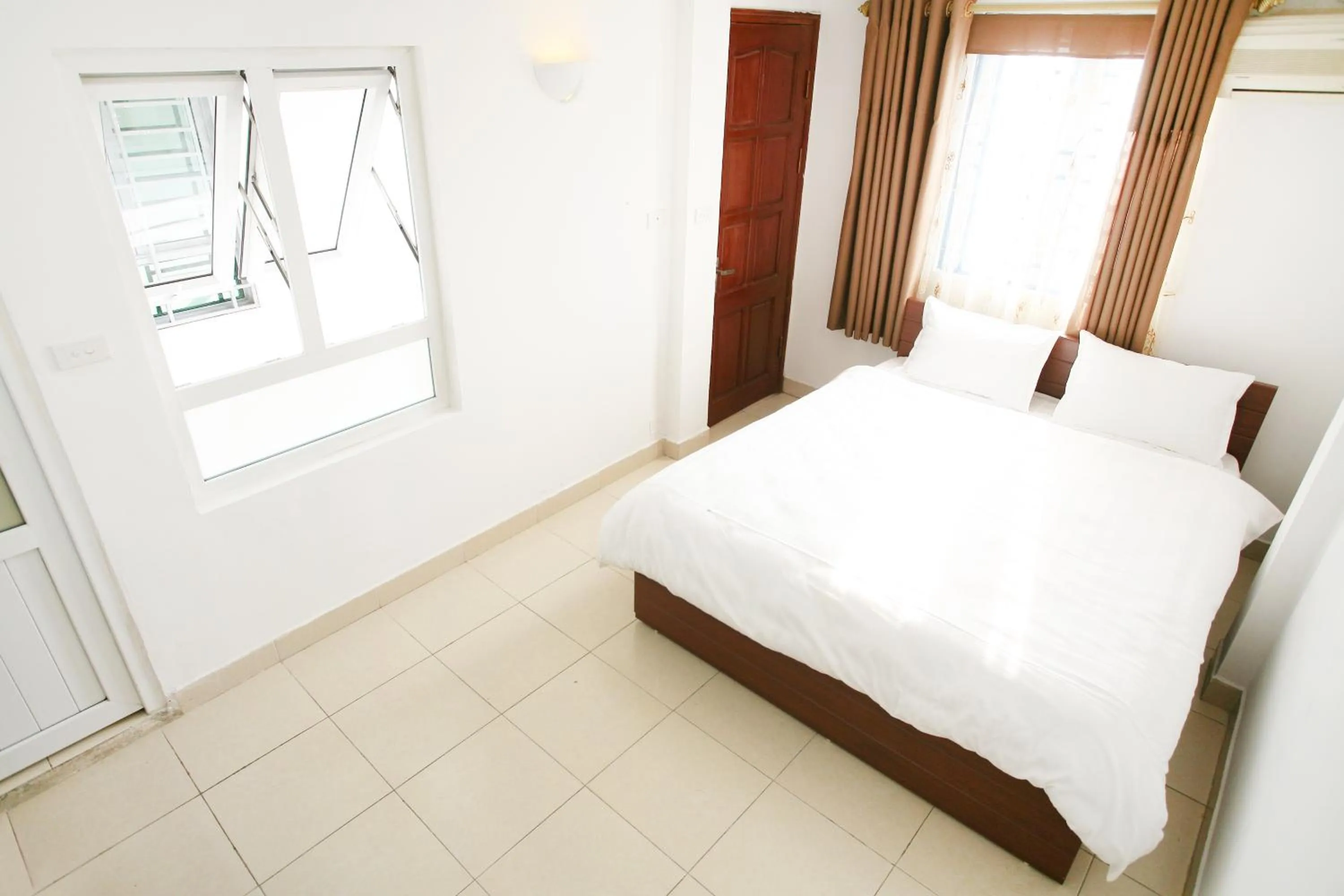 Bed in Bluebell Hotel