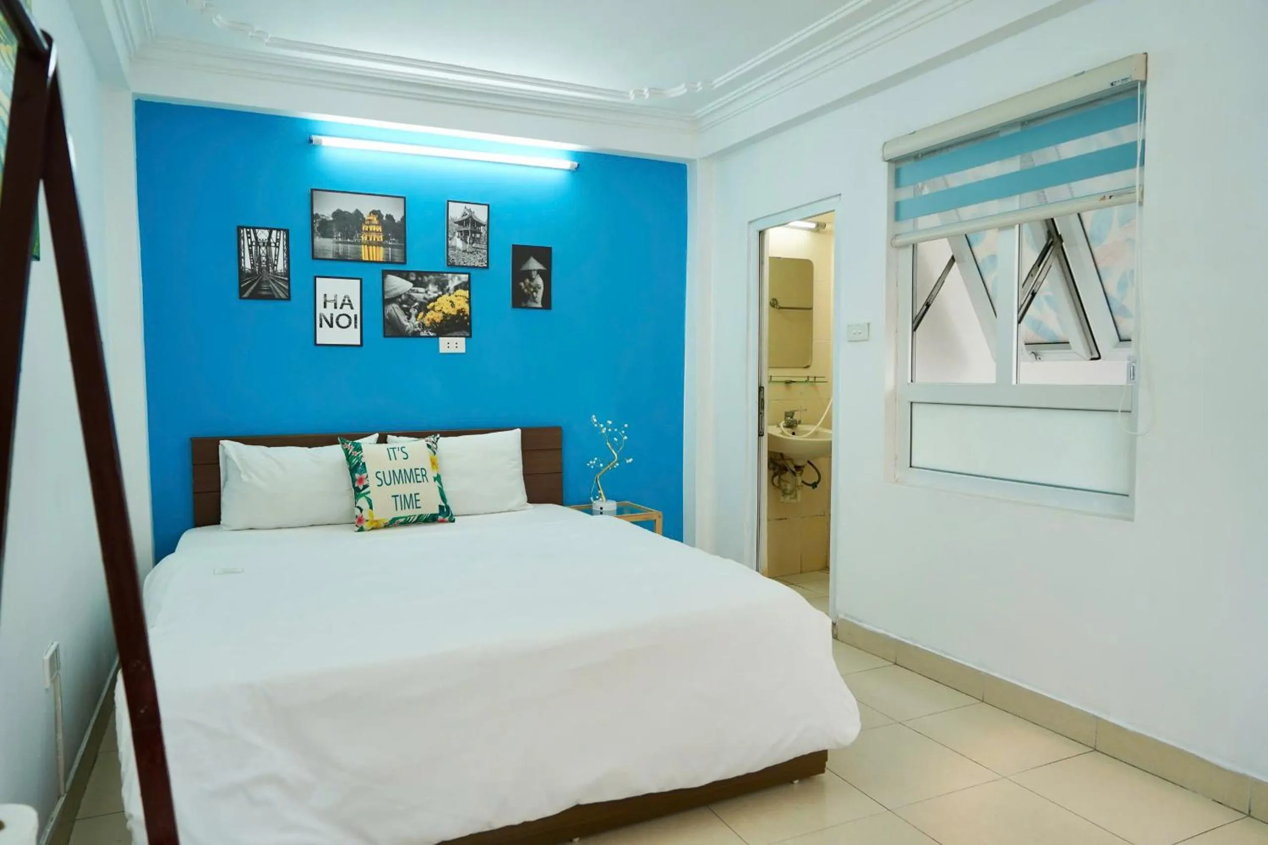 Bed in Bluebell Hotel