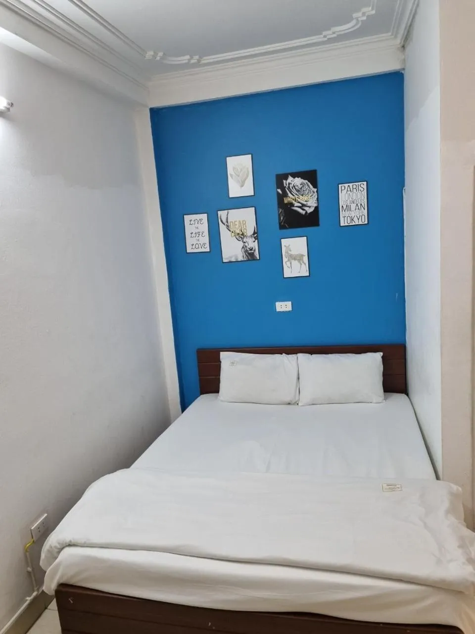 Bed in Bluebell Hotel