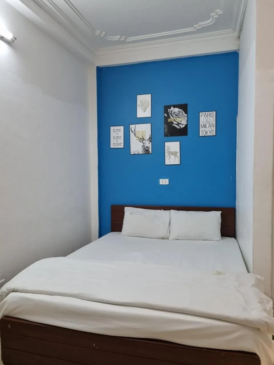 Bed in Bluebell Hotel