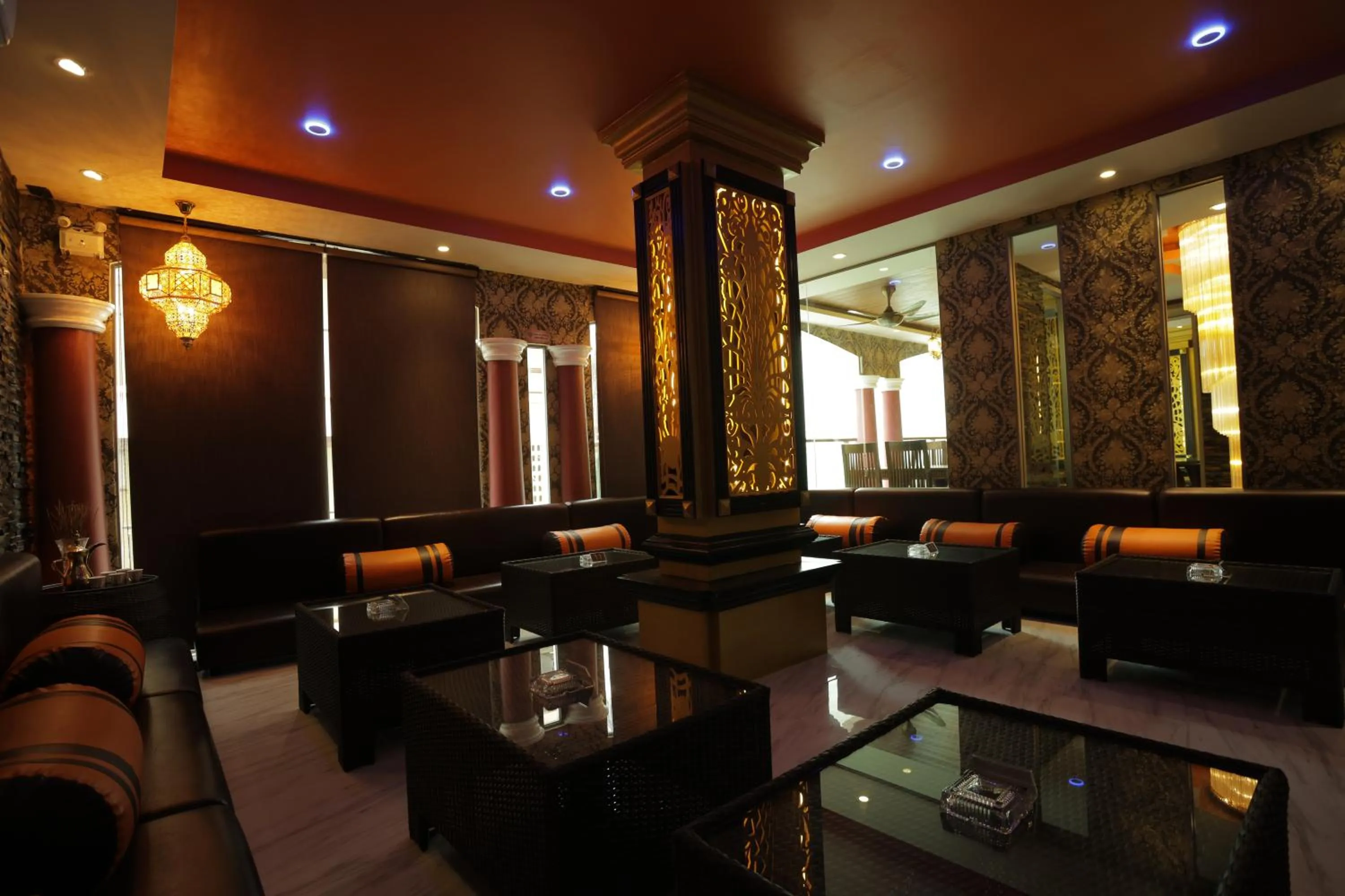 Restaurant/places to eat in BAB ALHARA HOTEL