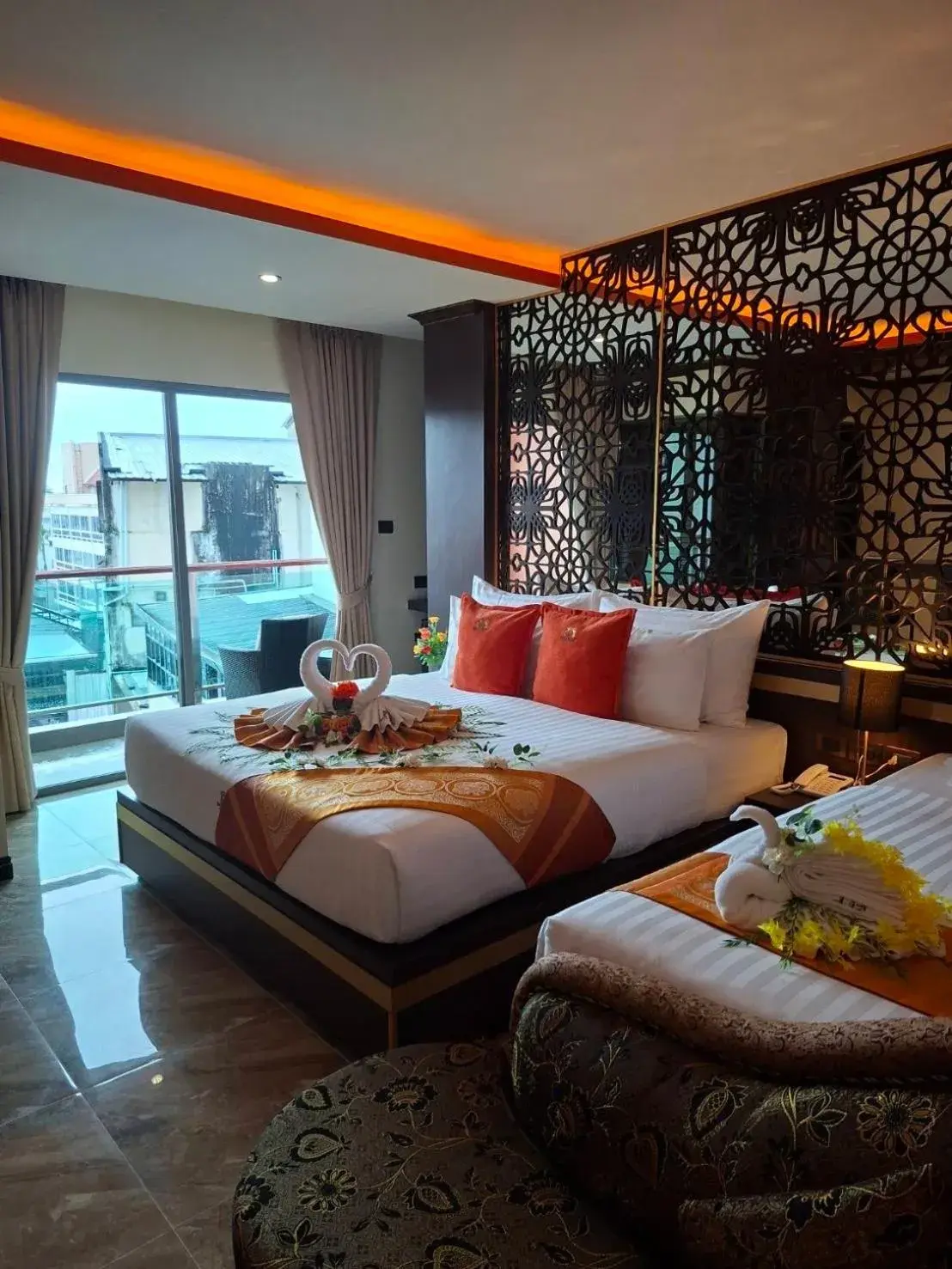 Triple Room with City View in BAB ALHARA HOTEL Triple Room with City View in BAB ALHARA HOTEL