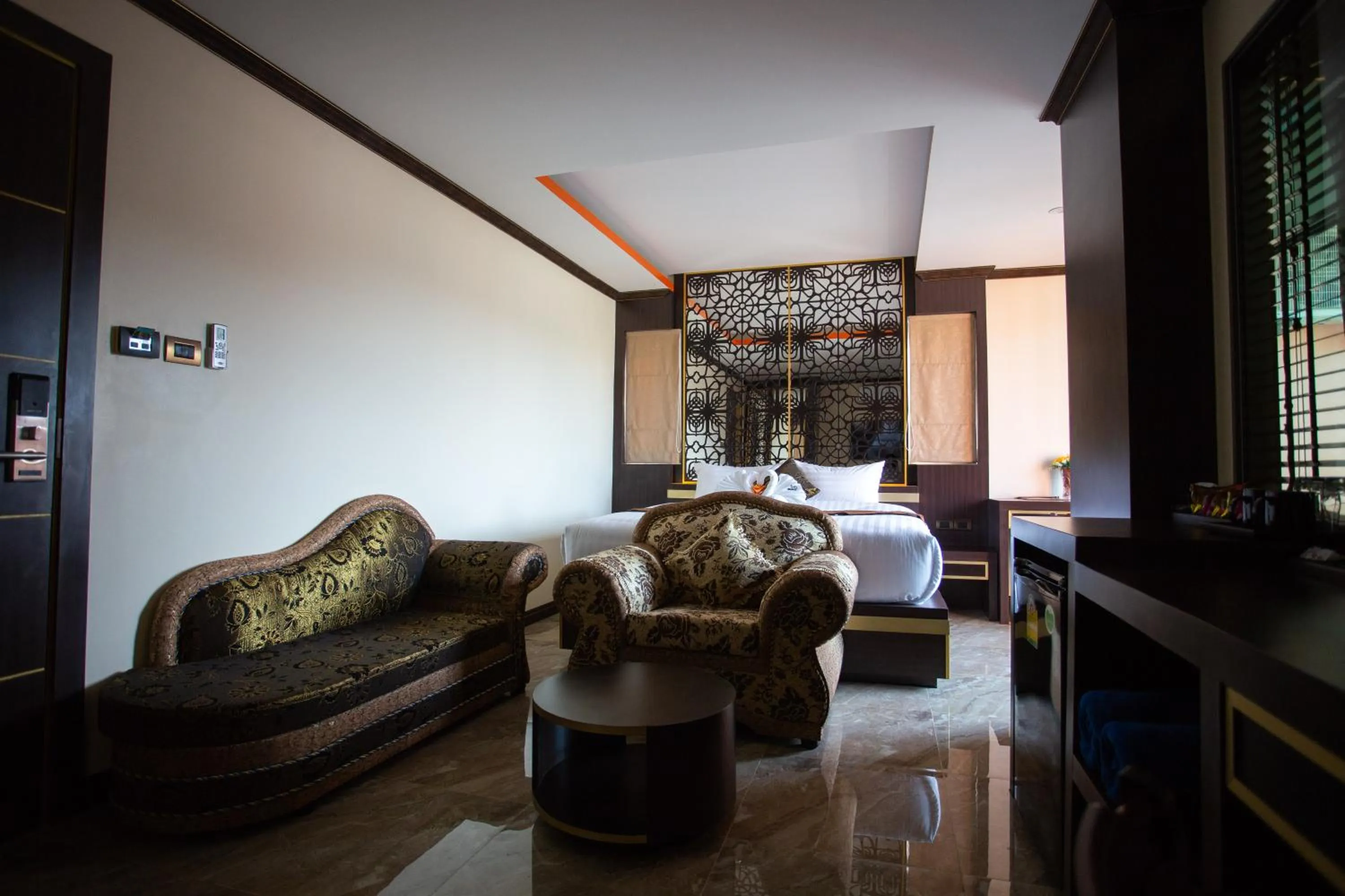 Seating area, Bed in BAB ALHARA HOTEL