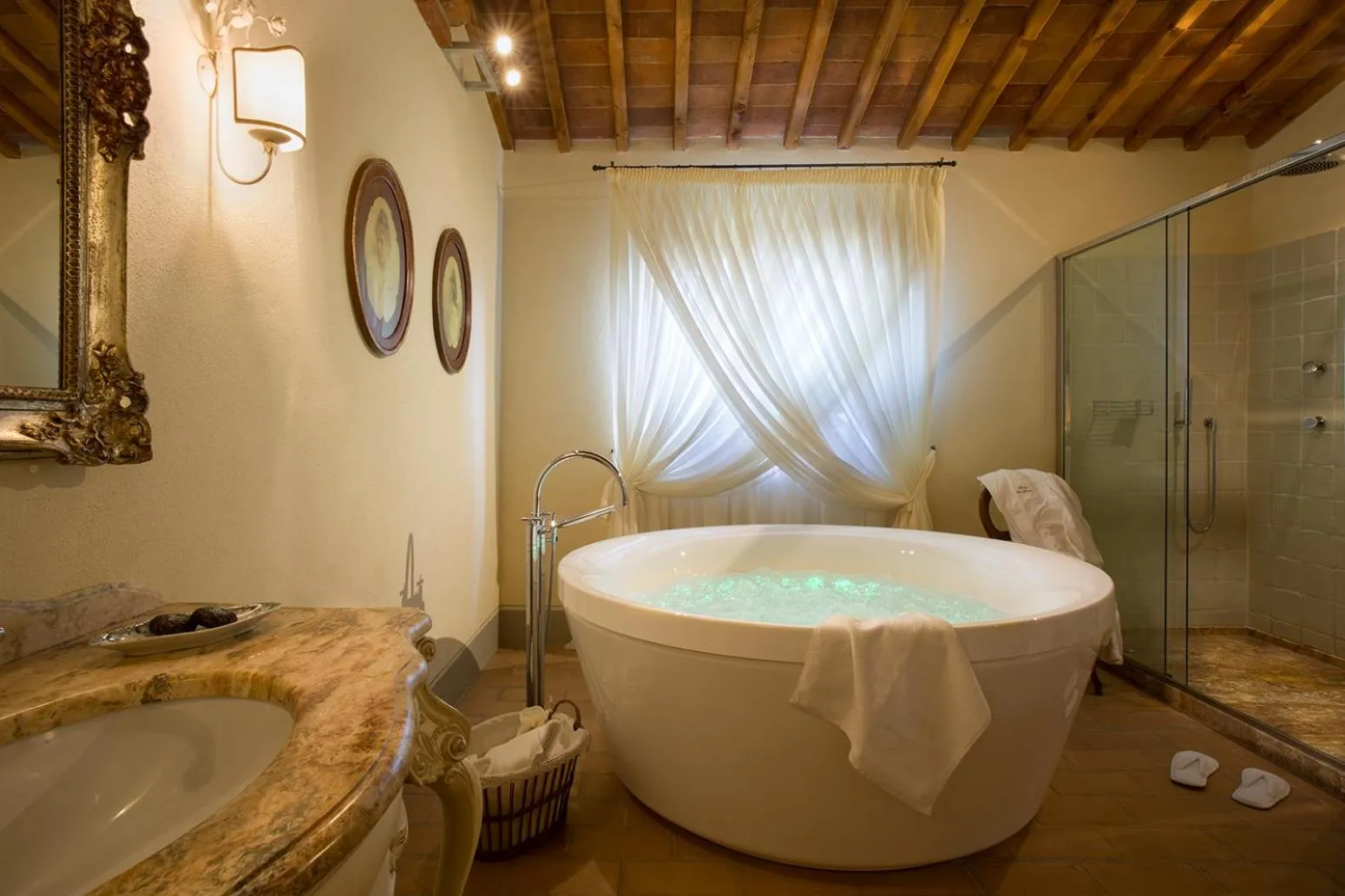 Hot Tub in Villa San Sanino - Relais in Tuscany