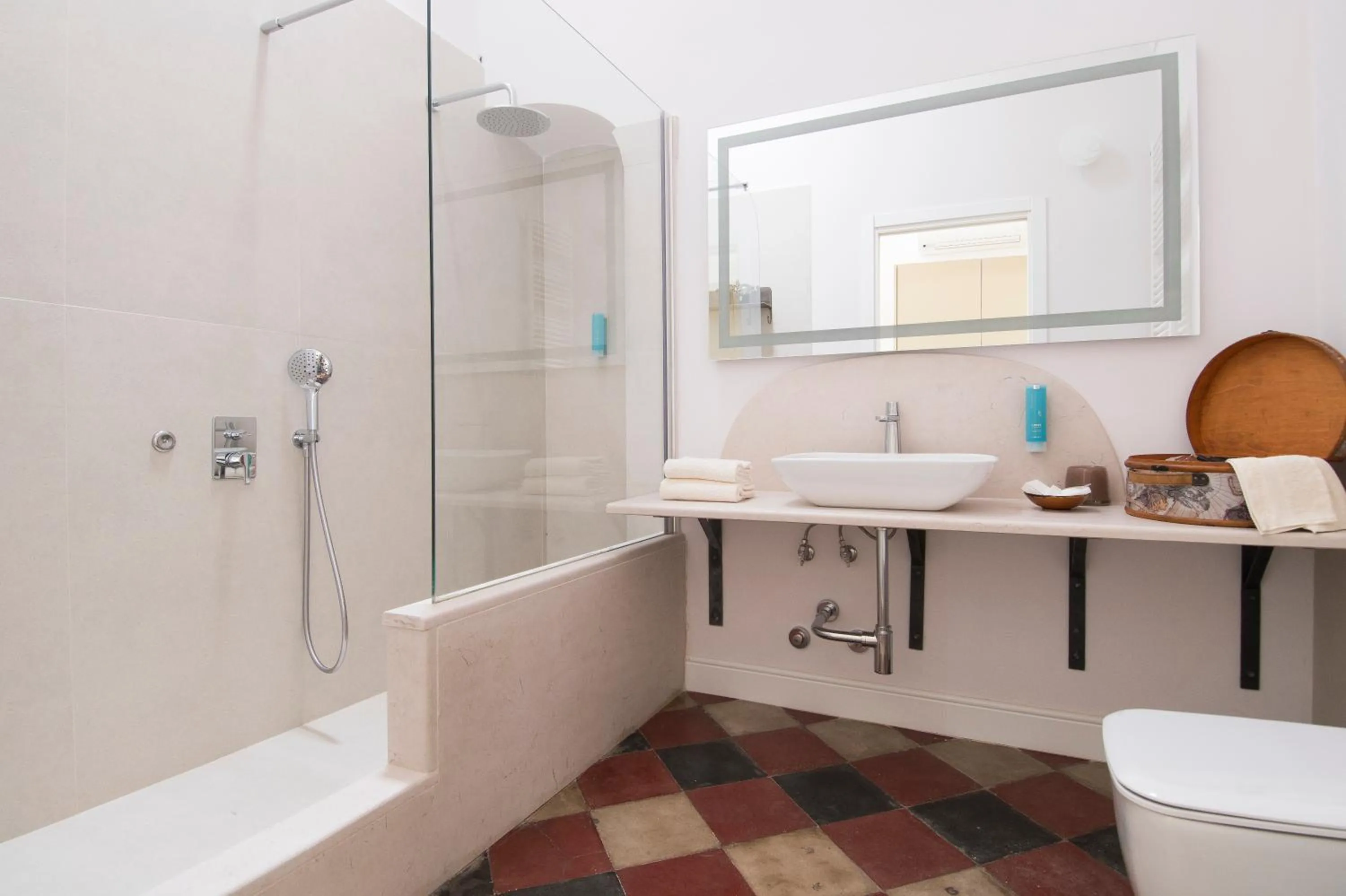 Toilet in Dimora Cummà Marì