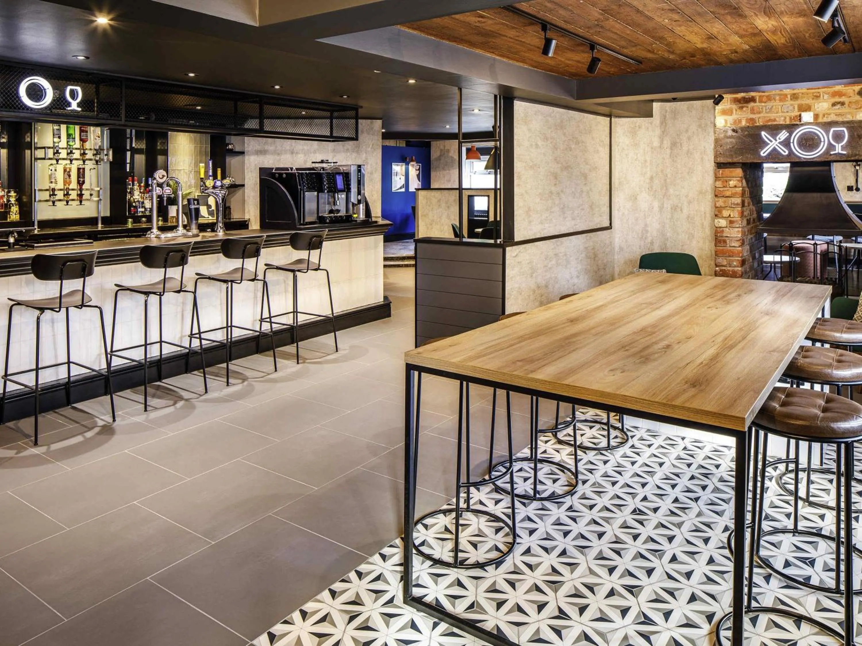 Restaurant/places to eat in ibis Wakefield East-Castleford