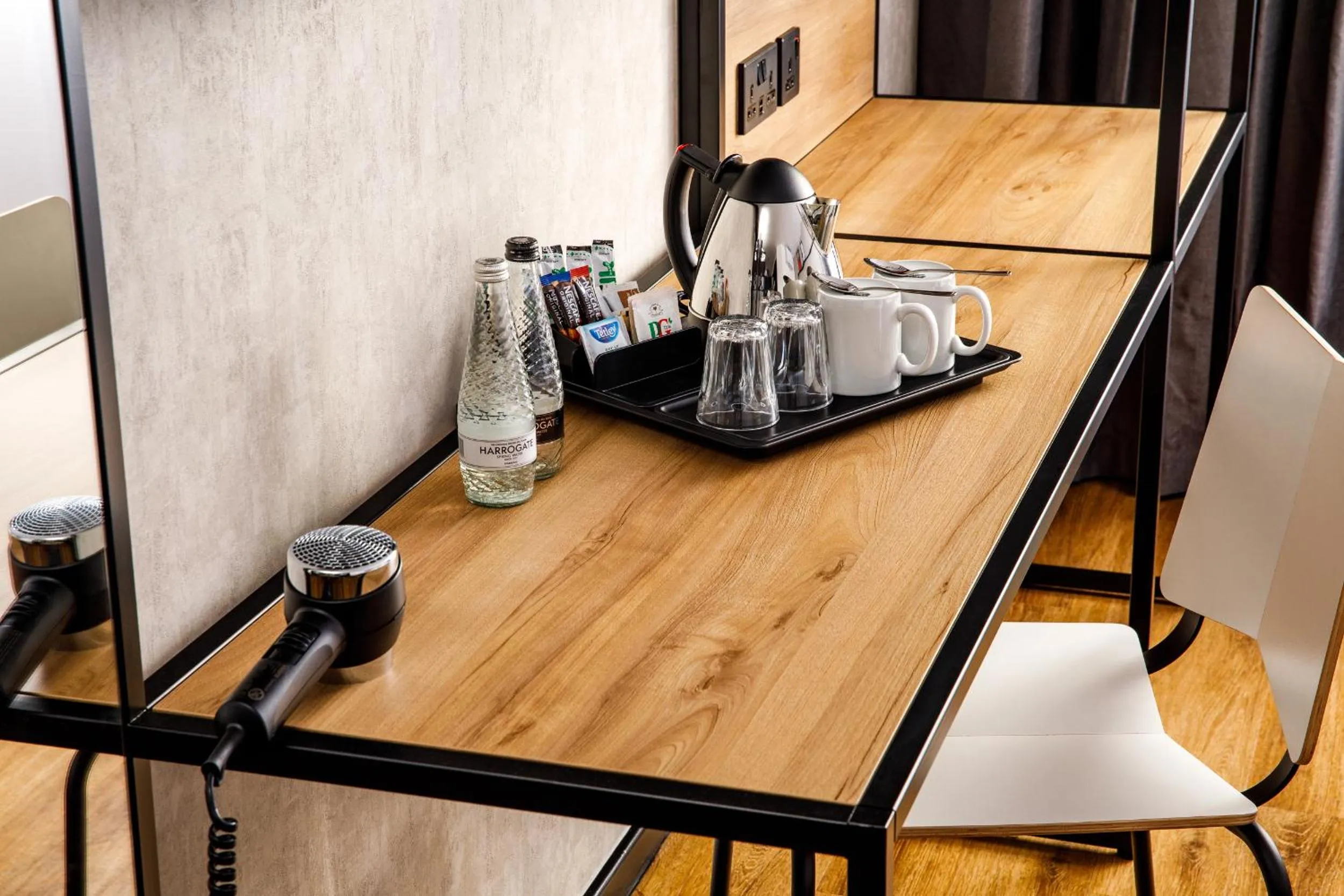 Coffee/tea facilities in ibis Wakefield East-Castleford