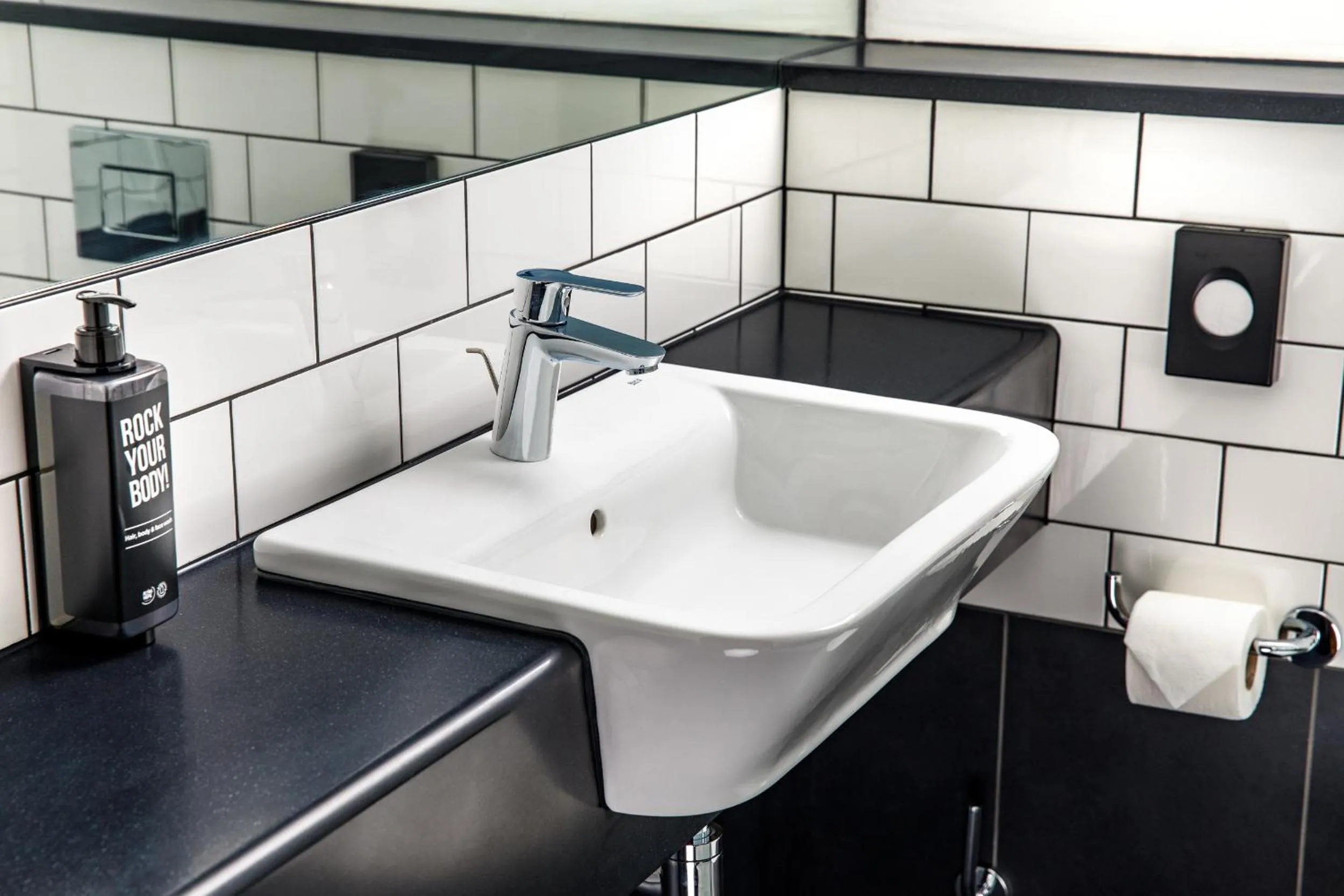 Bathroom in ibis Wakefield East-Castleford