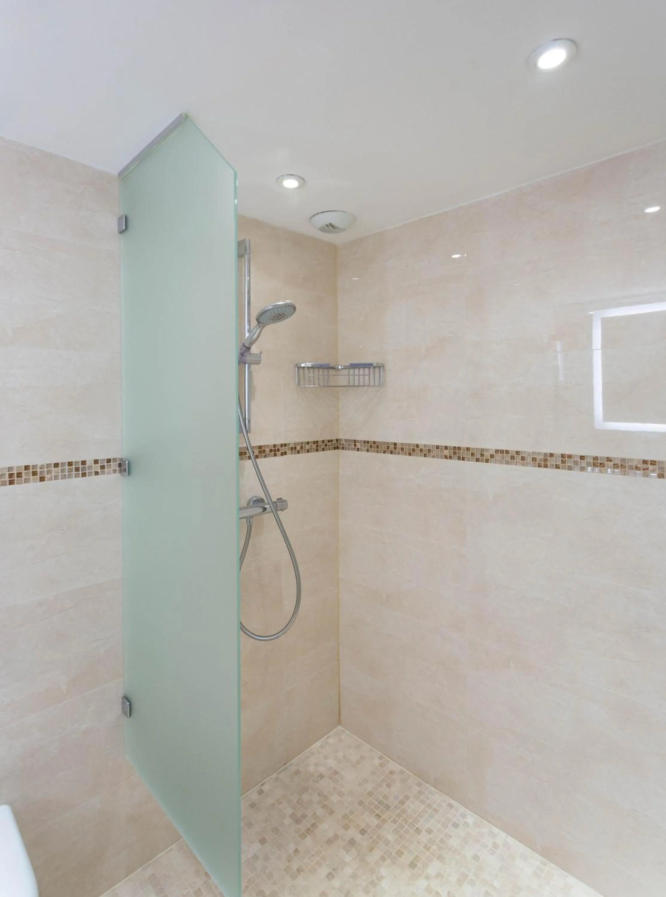 Bathroom in Hotel Mimosa Paris