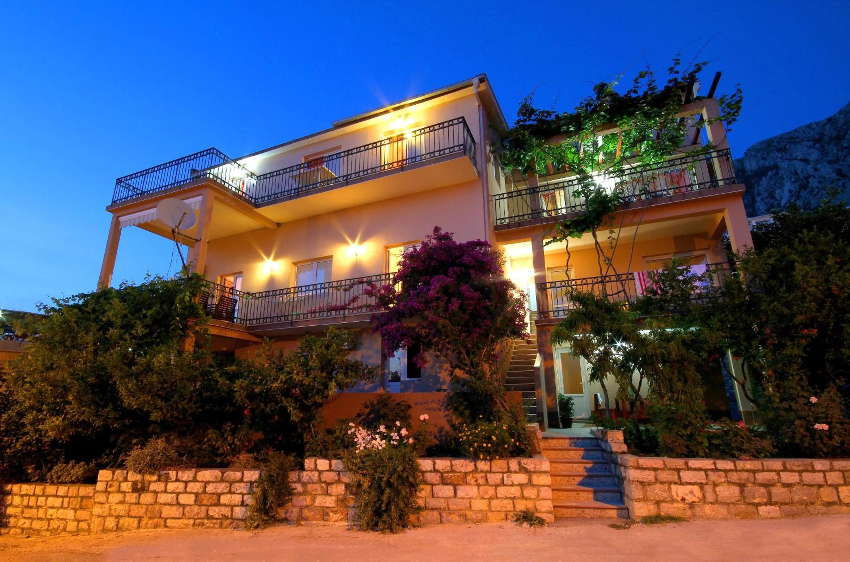 Area and facilities in Apartments Grand