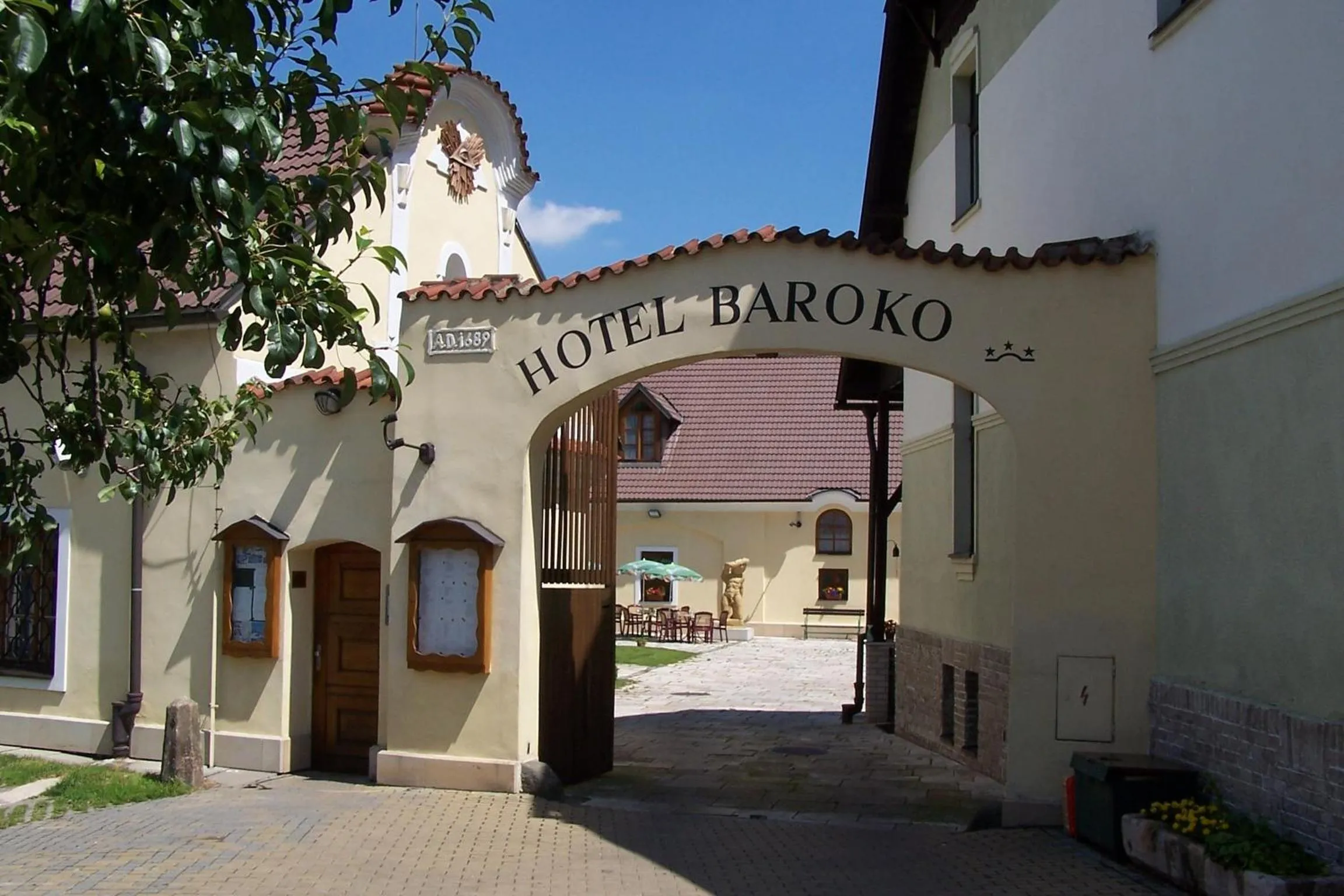 Facade/entrance in Hotel Baroko