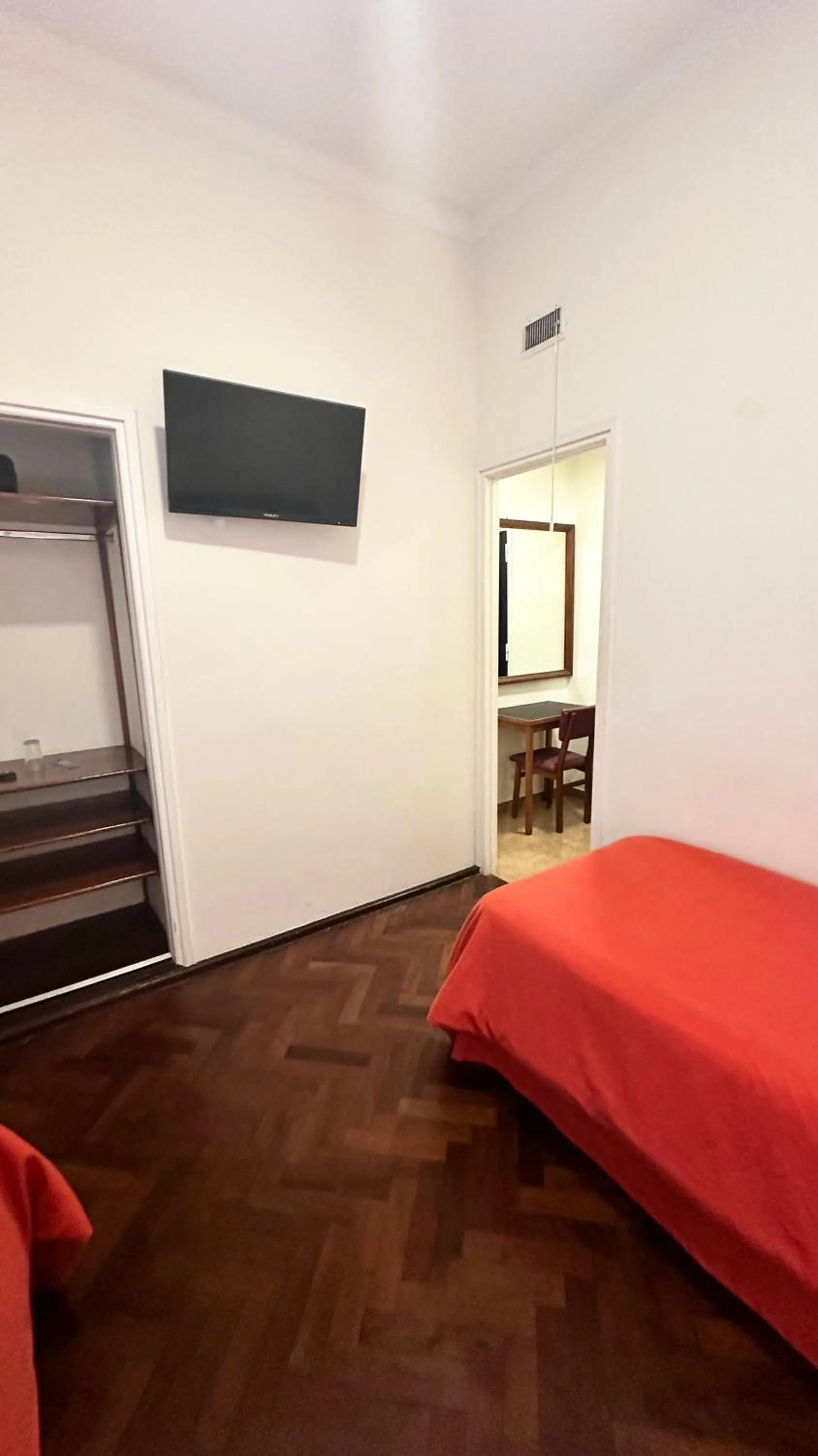 Facade/entrance, Bed in Castelar Hotel Santa Fe