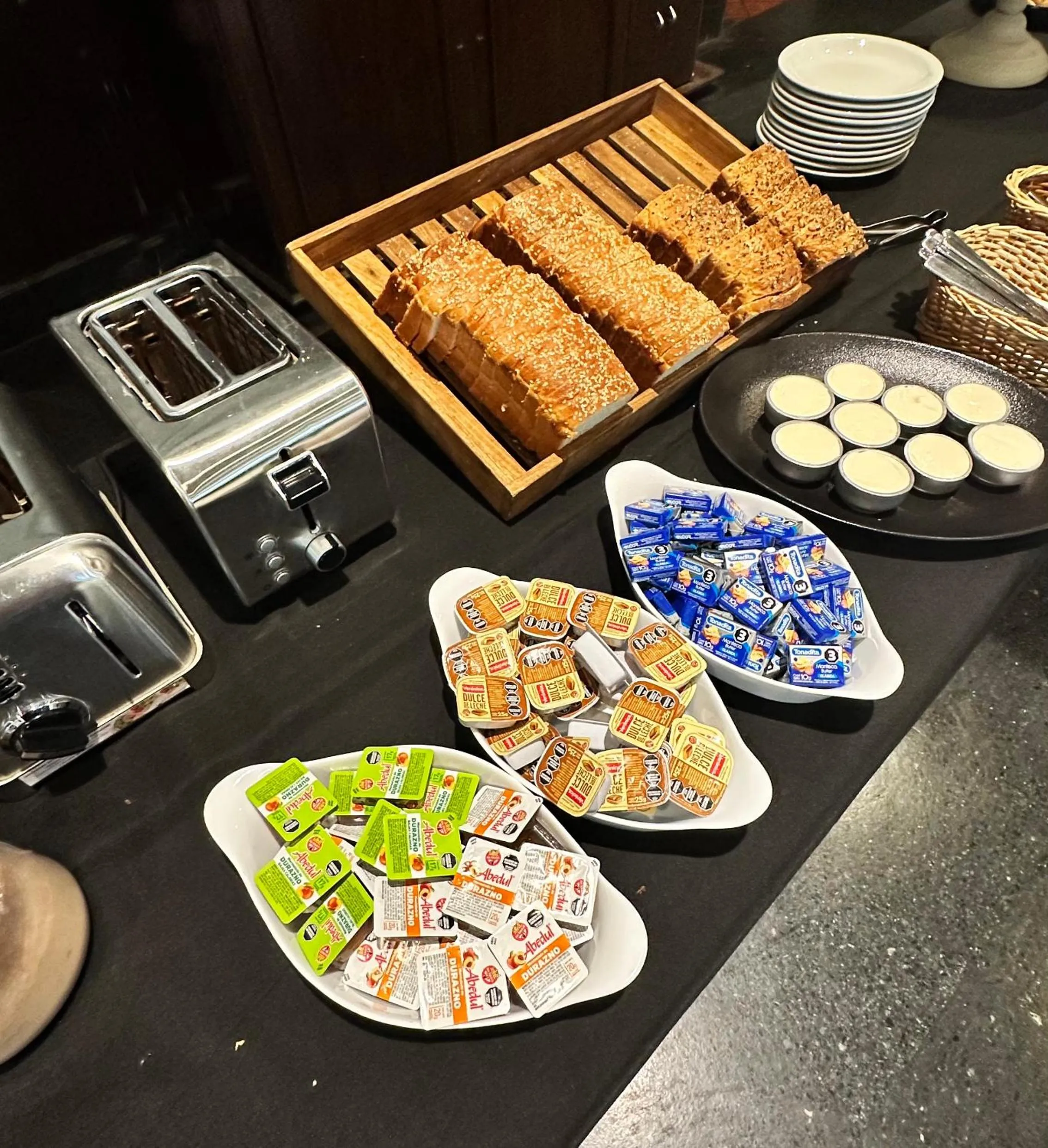 Buffet breakfast in Castelar Hotel Santa Fe