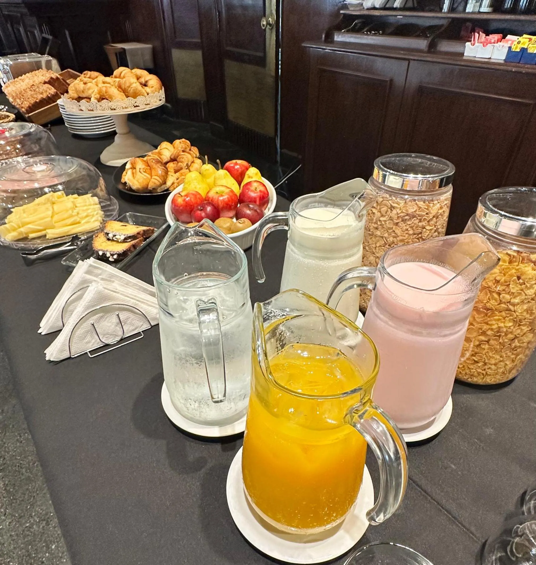 Buffet breakfast in Castelar Hotel Santa Fe