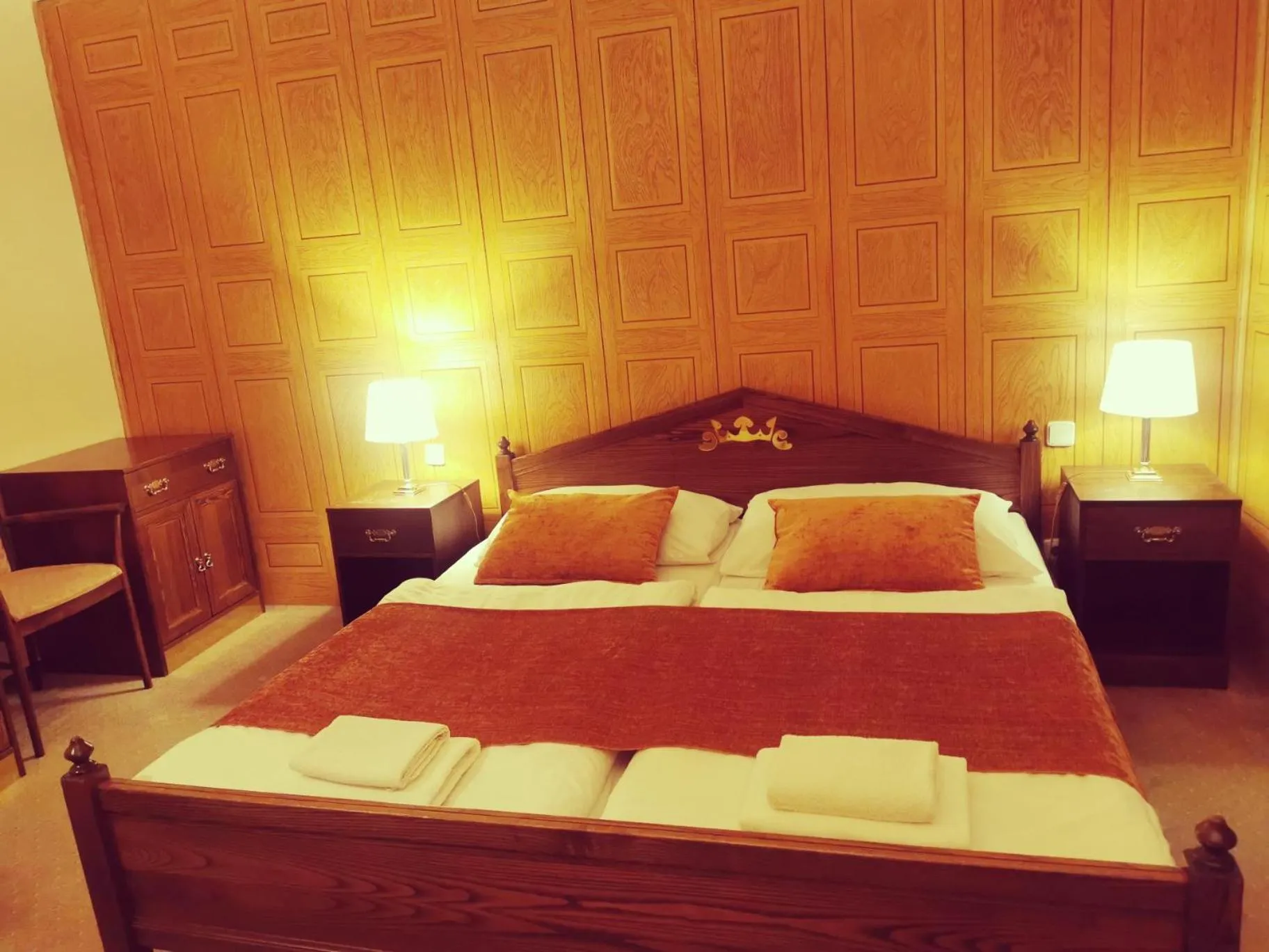 Photo of the whole room, Bed in River Star Hotel