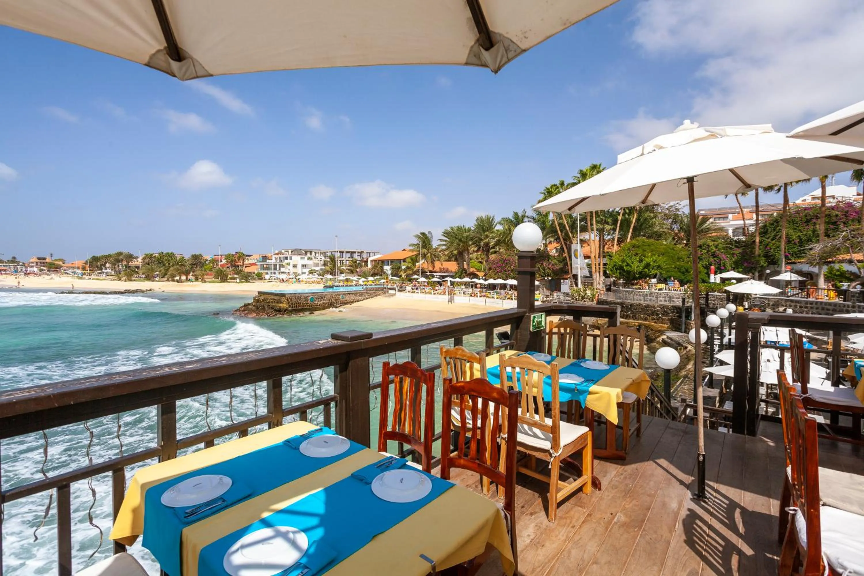 Restaurant/places to eat in Hotel Odjo d'água