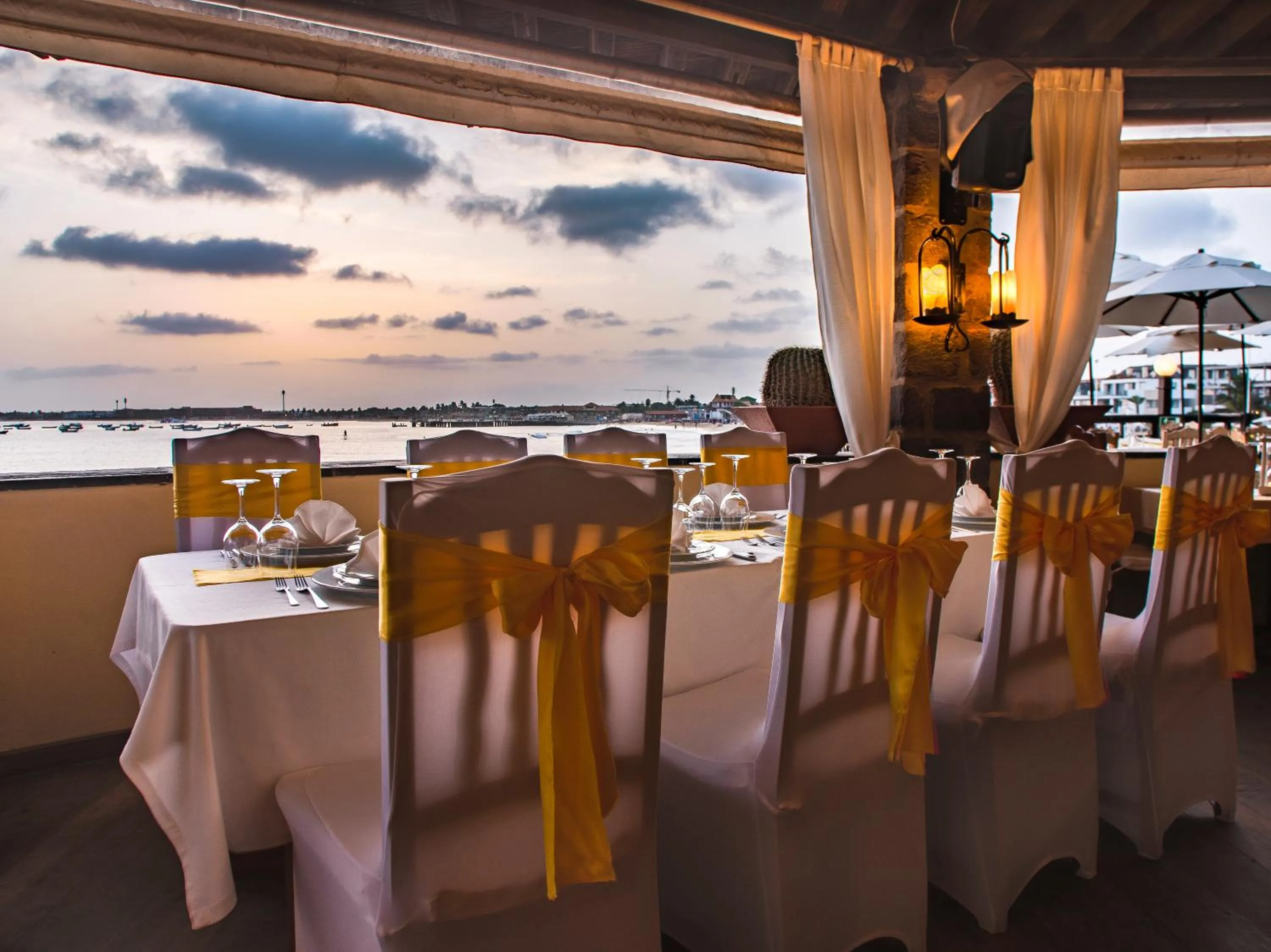 Restaurant/places to eat in Hotel Odjo d'água