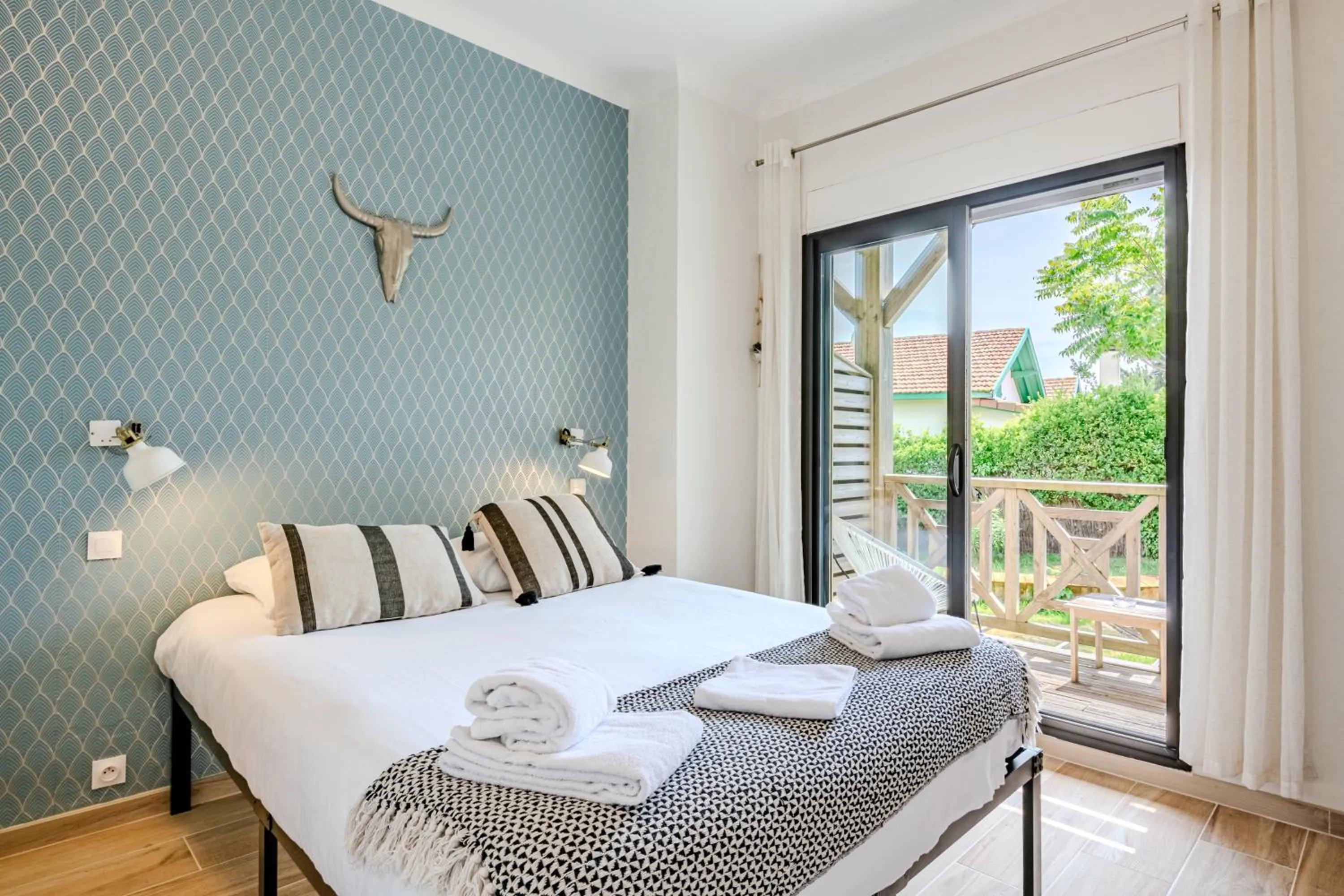 Bed in Single Fin Hotel & Lodge