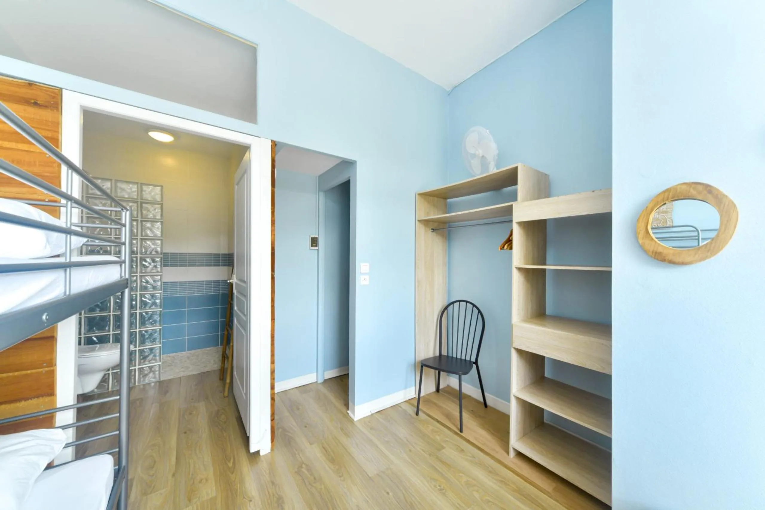 Bed in Single Fin Hotel & Lodge