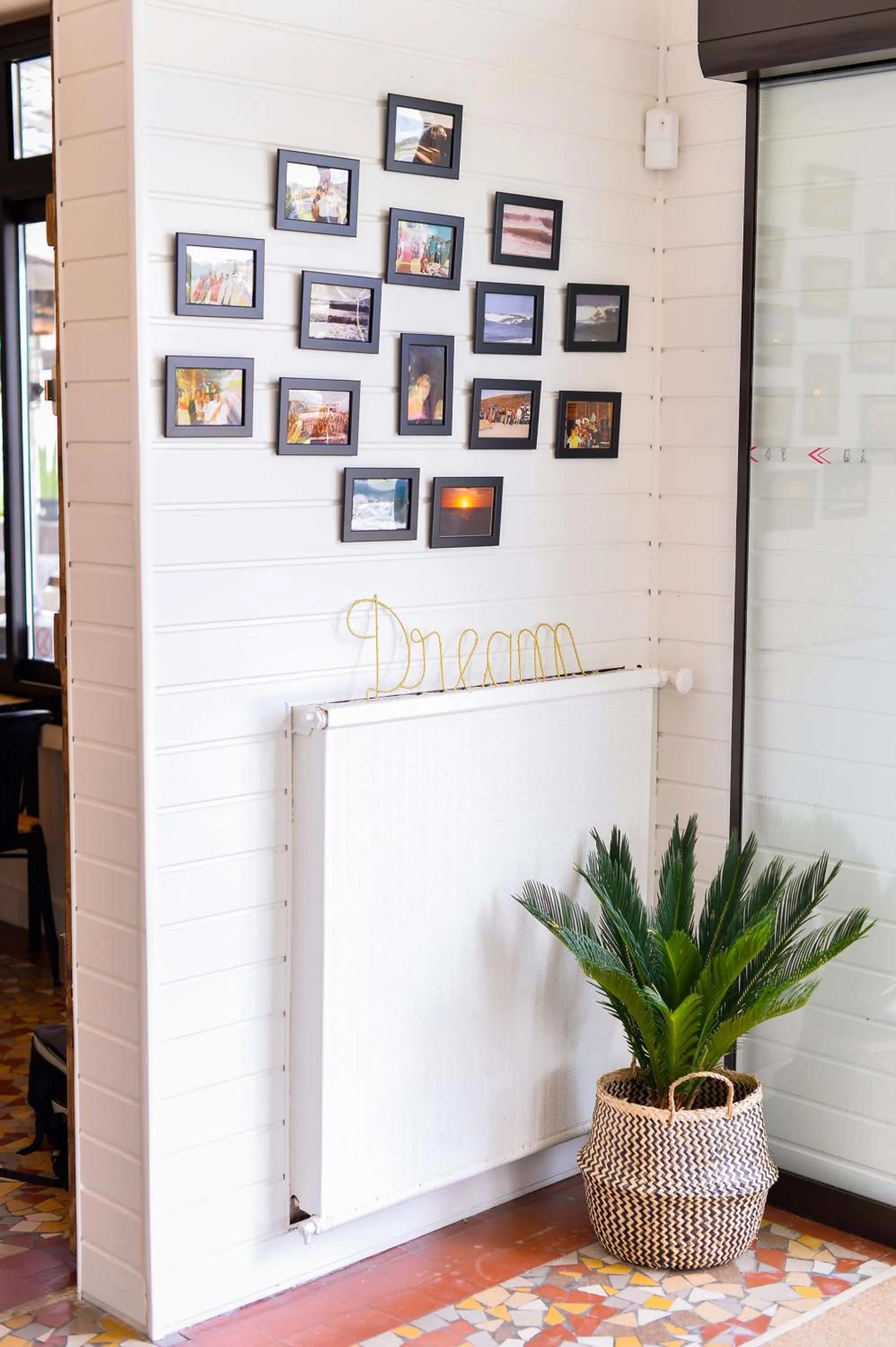 Lobby or reception in Single Fin Hotel & Lodge